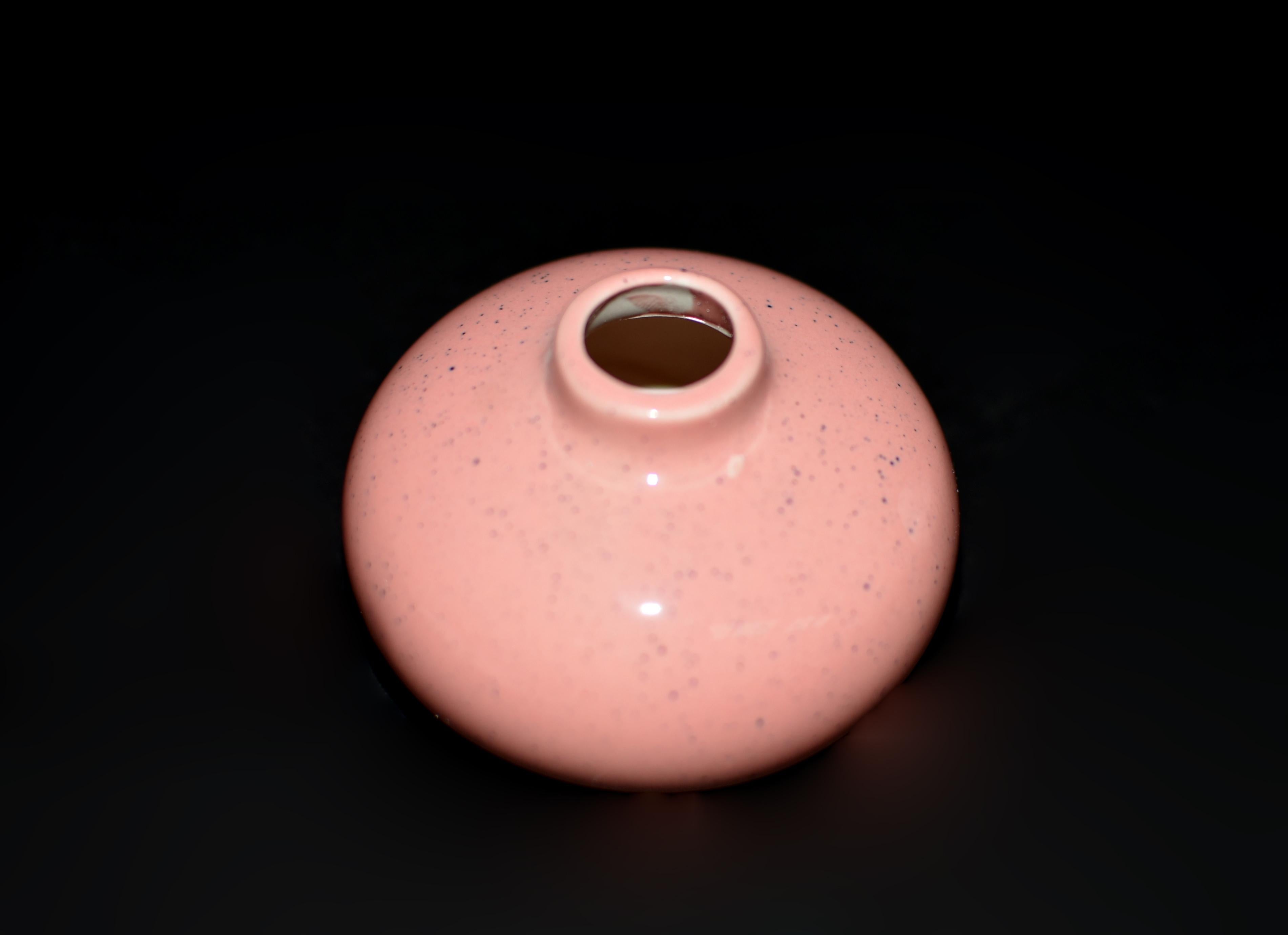 Acht japanische Wabi Sabi Mini-Keramikvasen, Wabi Sabi, schwarzer Diamant (Porzellan) im Angebot
