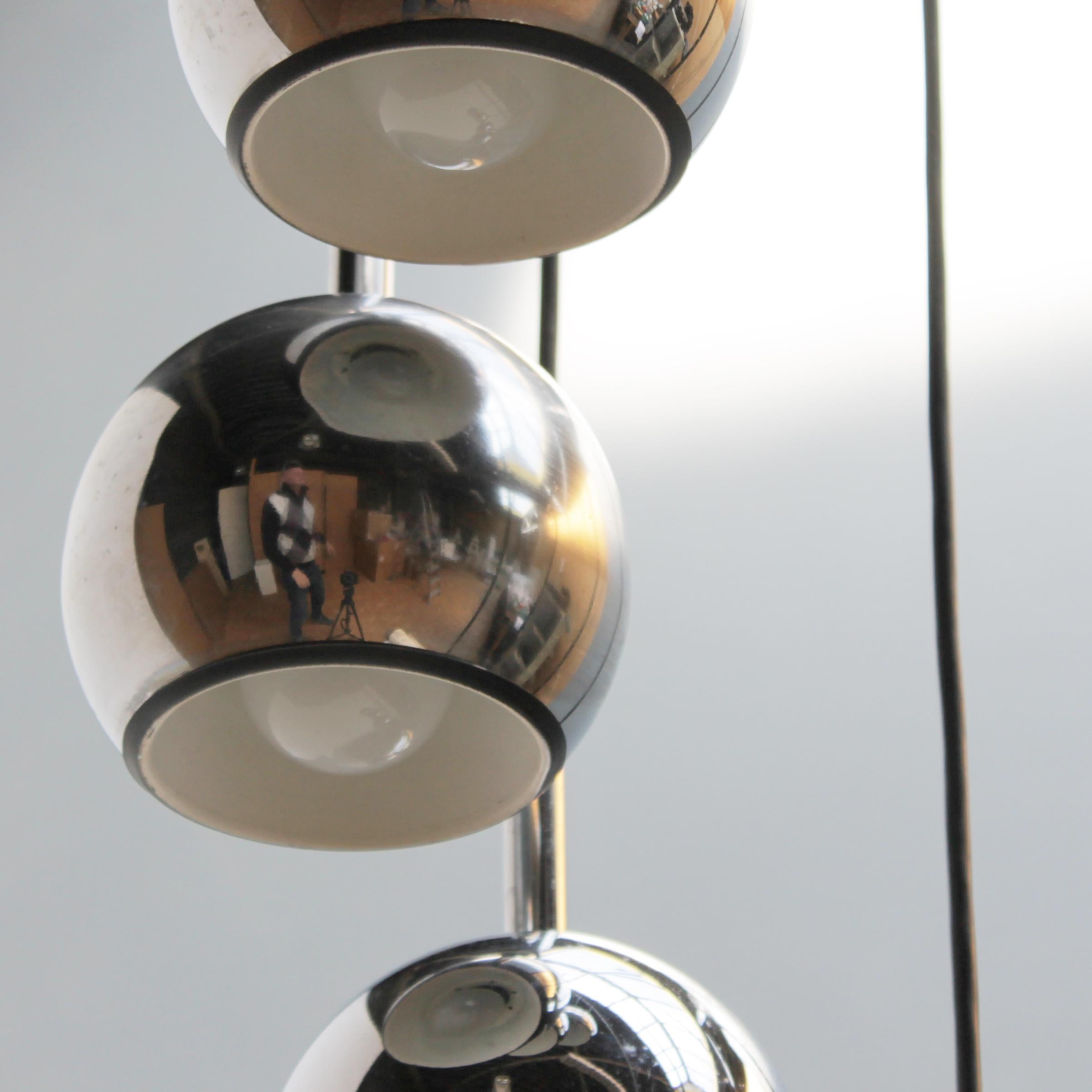 Eight-Light Cascading Chandelier in Chrome In Good Condition For Sale In JM Haarlem, NL