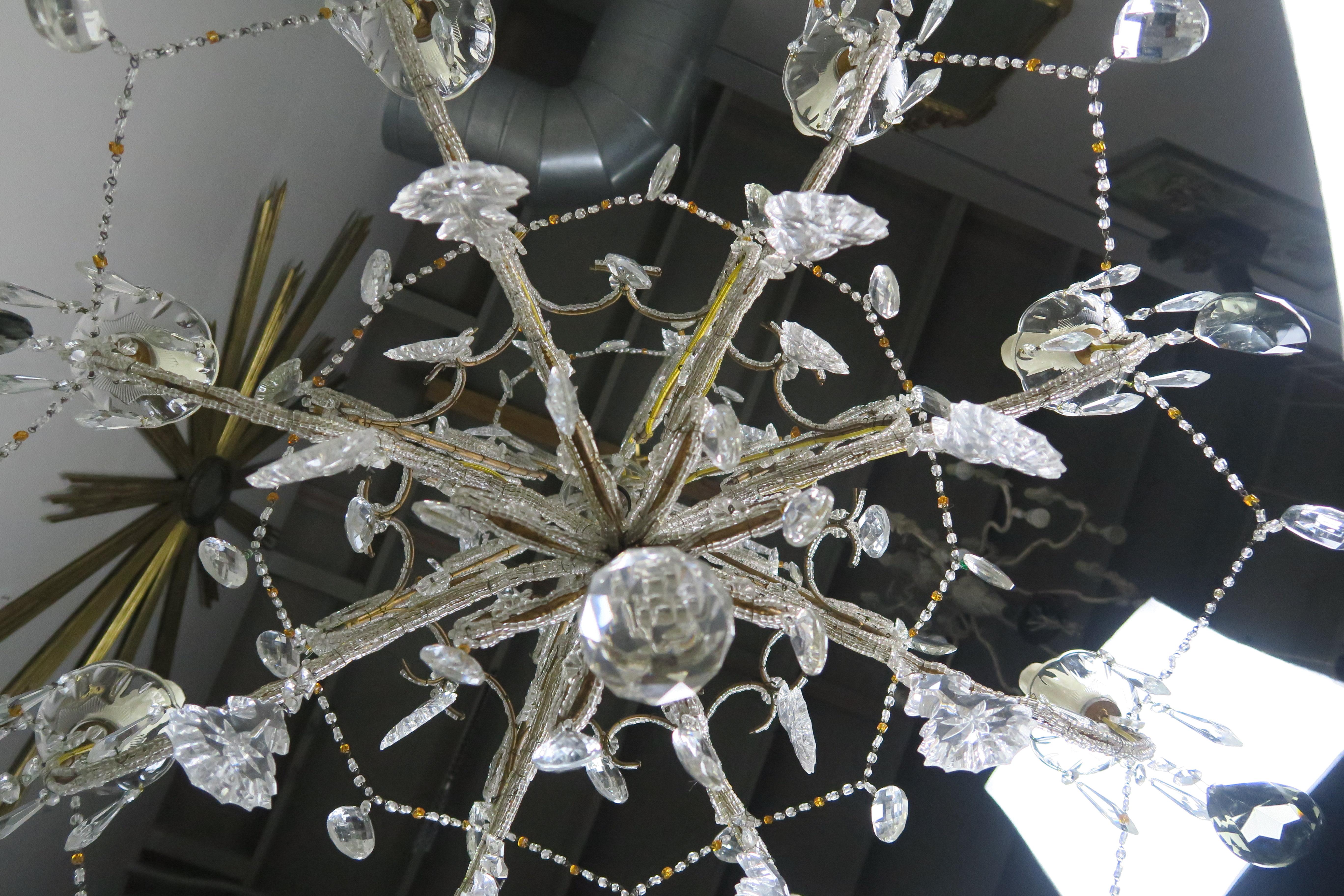 Lustre italien à huit lumières en perles de cristal avec gouttes fumées en vente 5