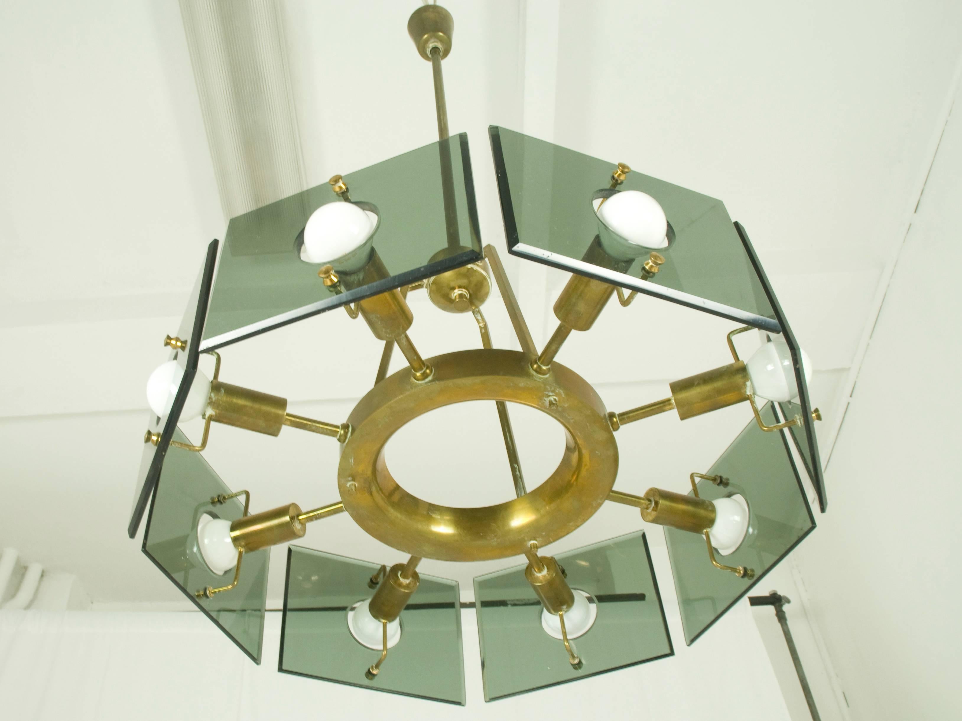 Mid-Century Modern Eight-Light Italian Smoked Glass and Brass Chandelier by Cristal Art, 1960s For Sale