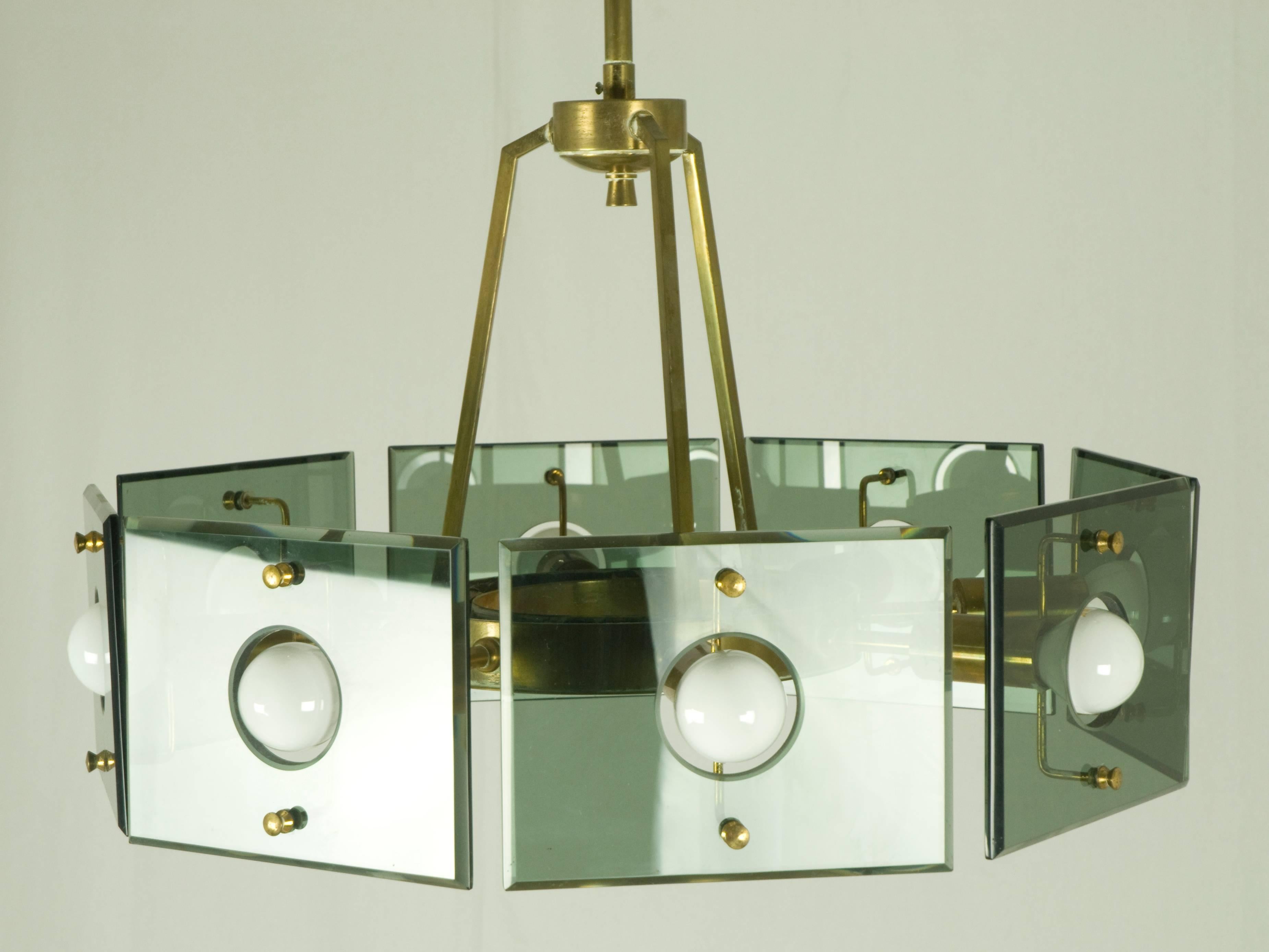 Achtflammiger italienischer Kronleuchter aus Rauchglas und Messing von Gino Paroldo, 1960er Jahre im Angebot 1