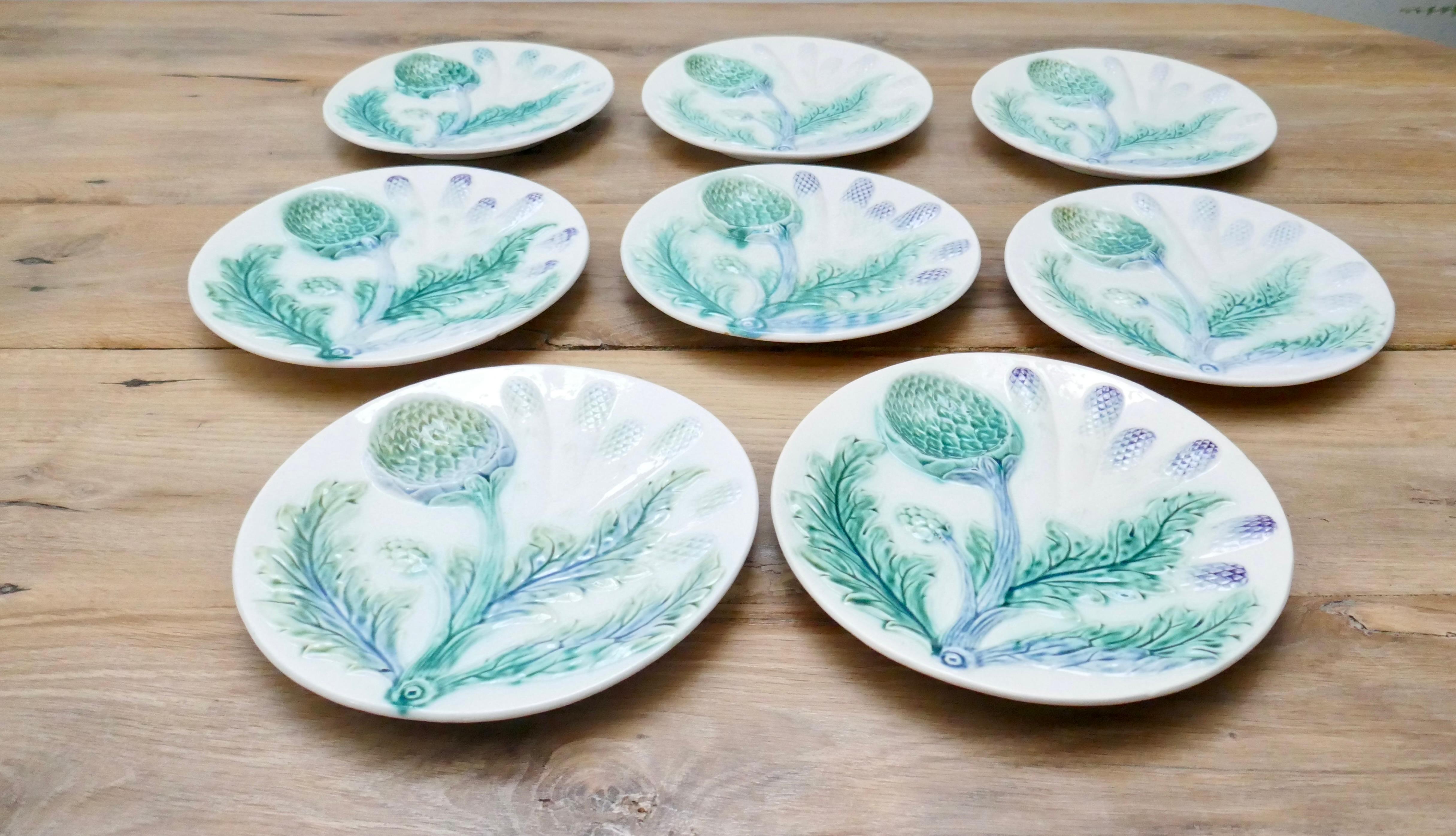 Eight Luneville French Faïence Barbotine Majolica Asparagus and Artichoke Plates In Good Condition In London, GB