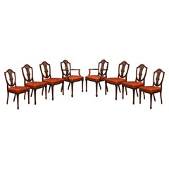 Huit chaises de salle à manger en acajou à dossier en forme de bouclier