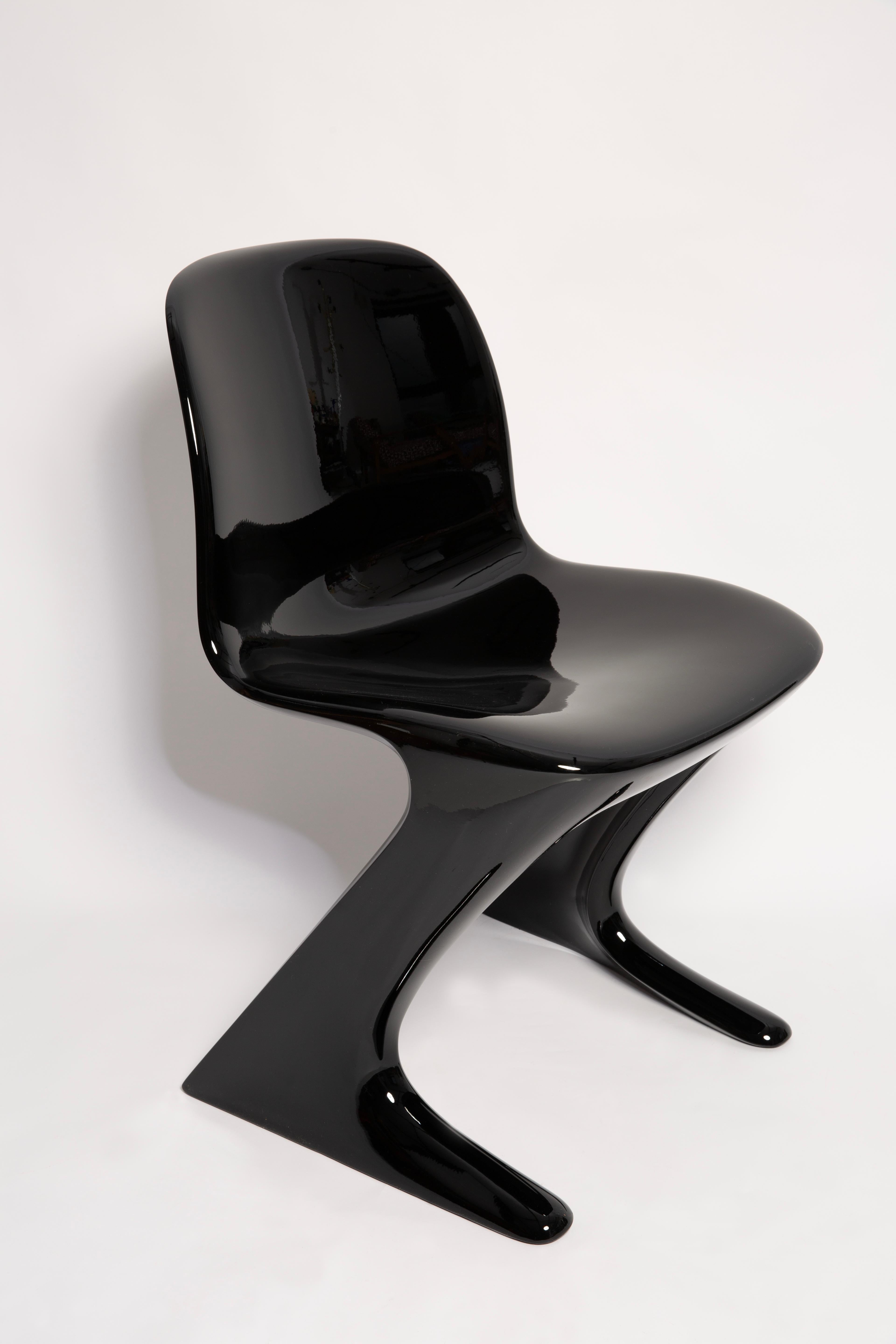 Mid-Century Modern Huit chaises Kangourou noires du milieu du siècle, Design/One par Ernst Moeckl, Allemagne, années 1960 en vente