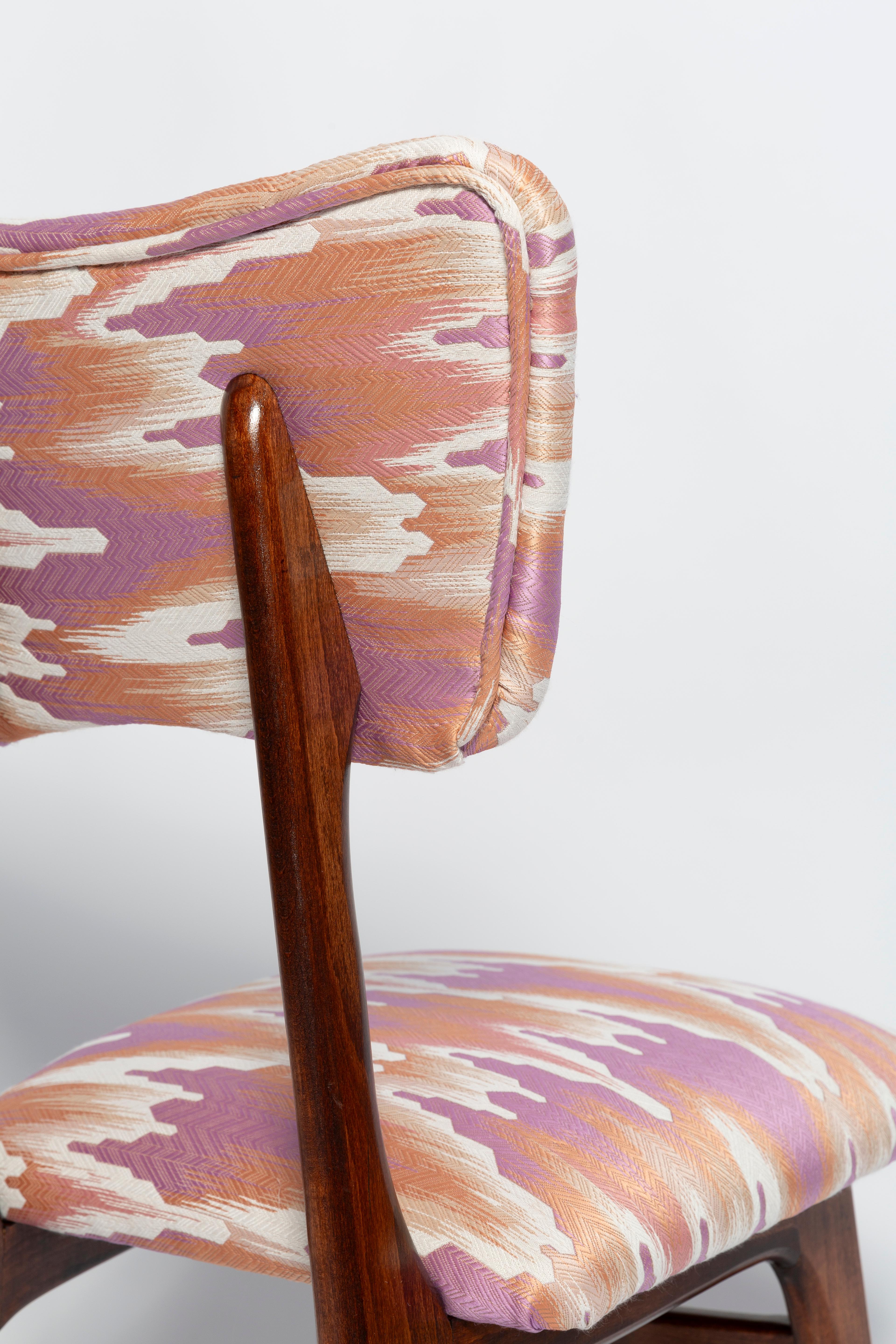 Ocho sillas mariposa de mediados de siglo, jacquard fandango, madera oscura, Europa, años 60 Tela en venta
