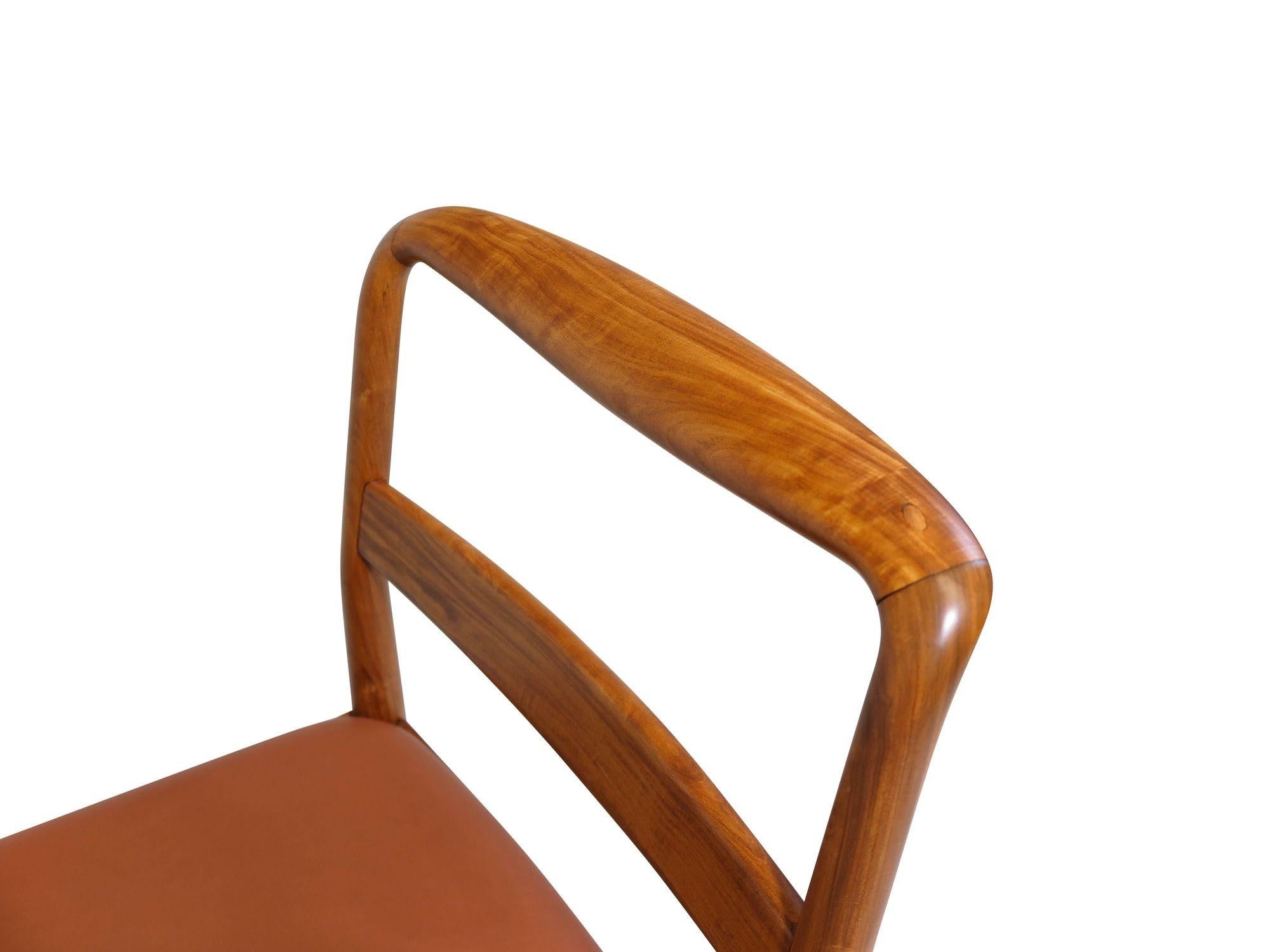 Eight Mid-century Liceu de Artes e Officios Brazilian Modern Dining Chairs For Sale 3