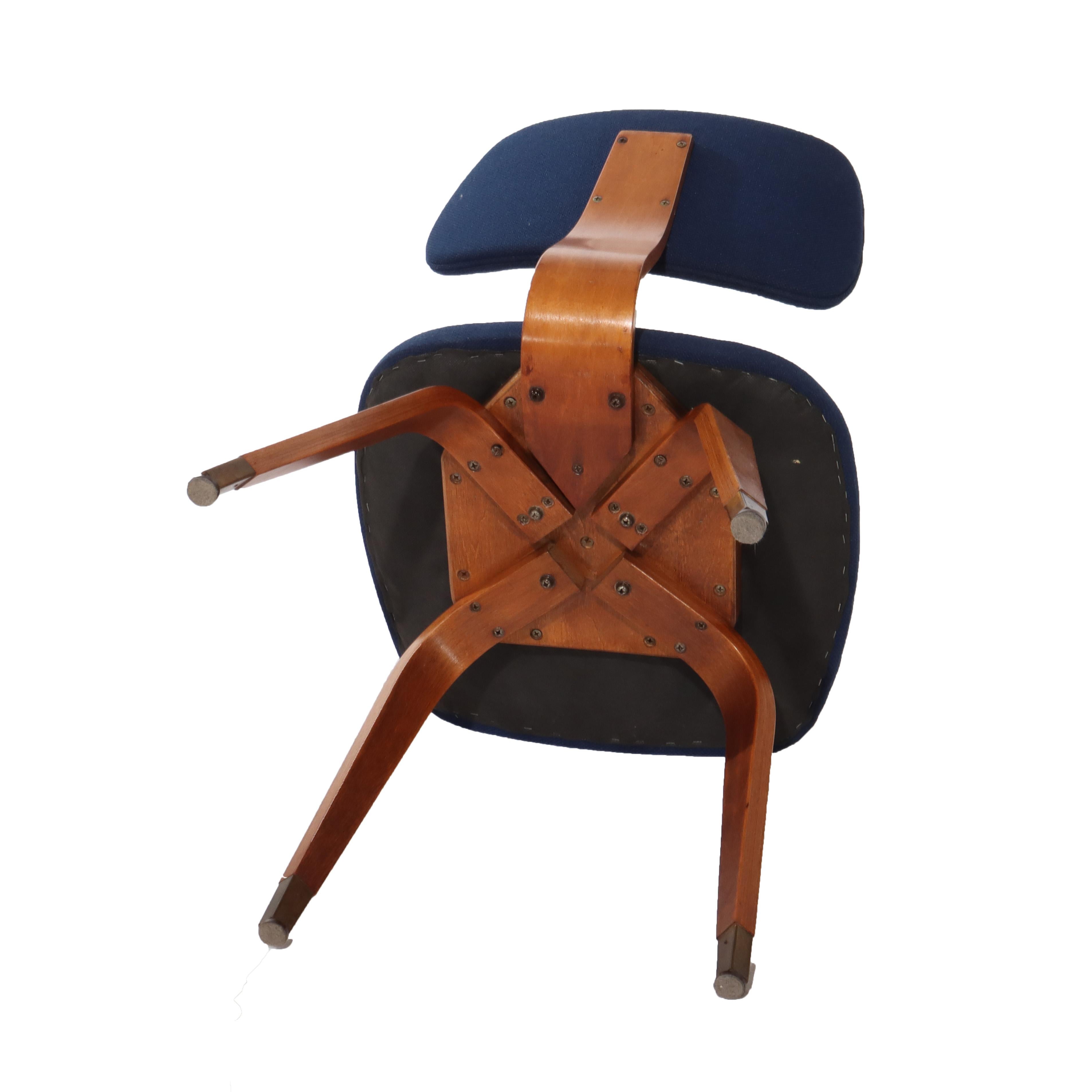 Juego de ocho sillas de teca tapizadas modernas de mediados de siglo C1960 en venta 3