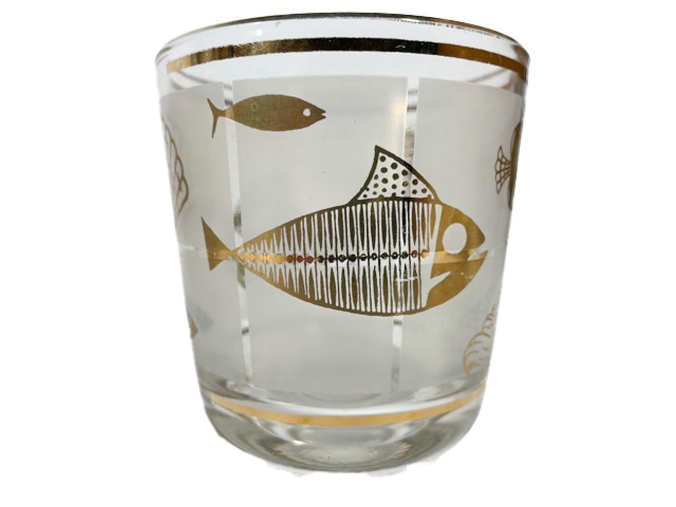 Acht Old Fashioned-Gläser aus der Mitte des Jahrhunderts mit mattiertem Meeresleben-Muster (Moderne der Mitte des Jahrhunderts) im Angebot