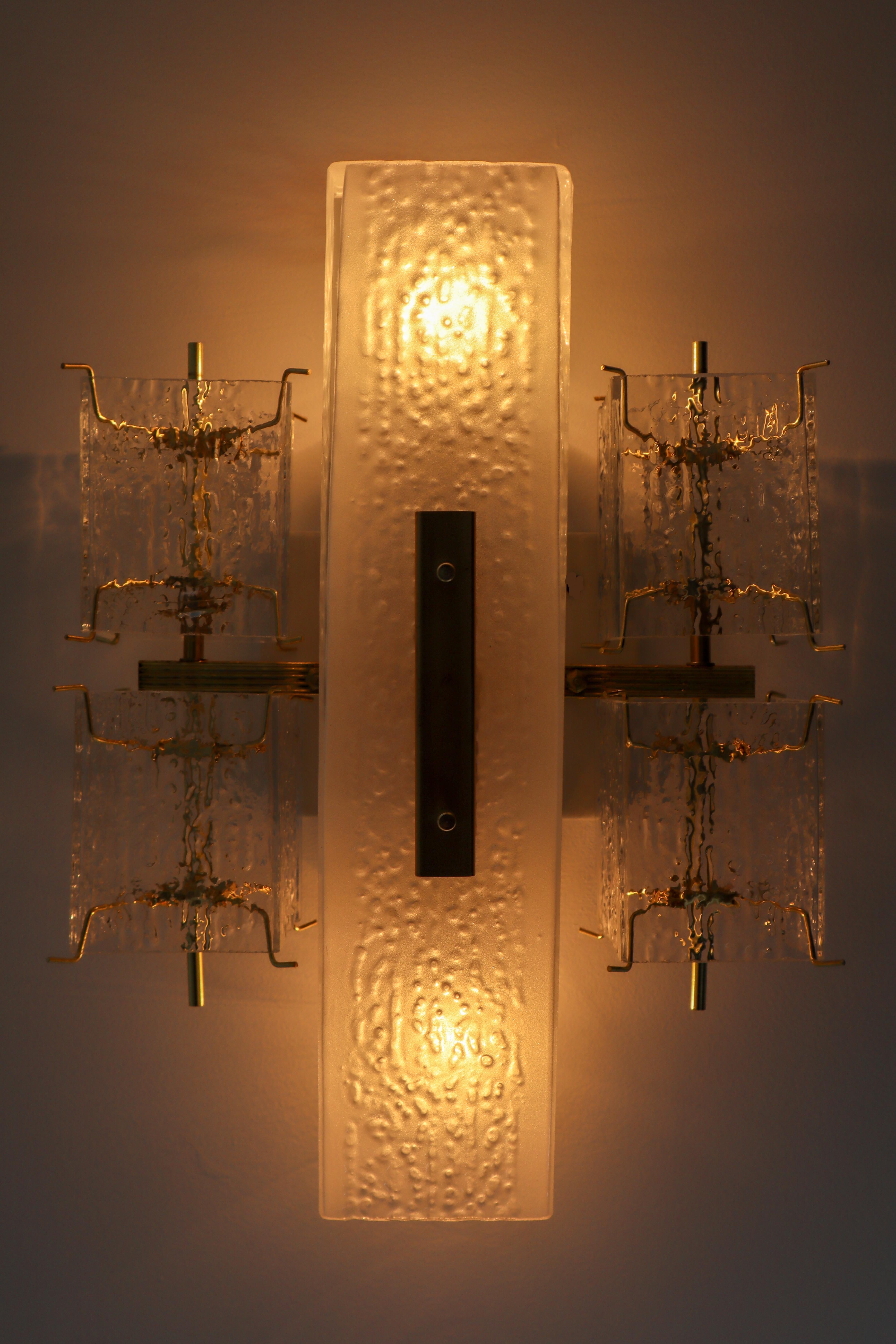 Eight Midcentury Wall Lights with Structured Glass and Brass, Europe 1970s For Sale 6