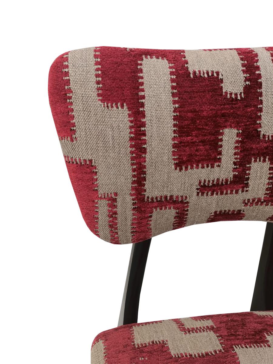 Ocho Sillas Mariposas Mediano Siglo, Jacquard Rojo Beige, Madera Negra Europa Años 60 Hecho a mano en venta