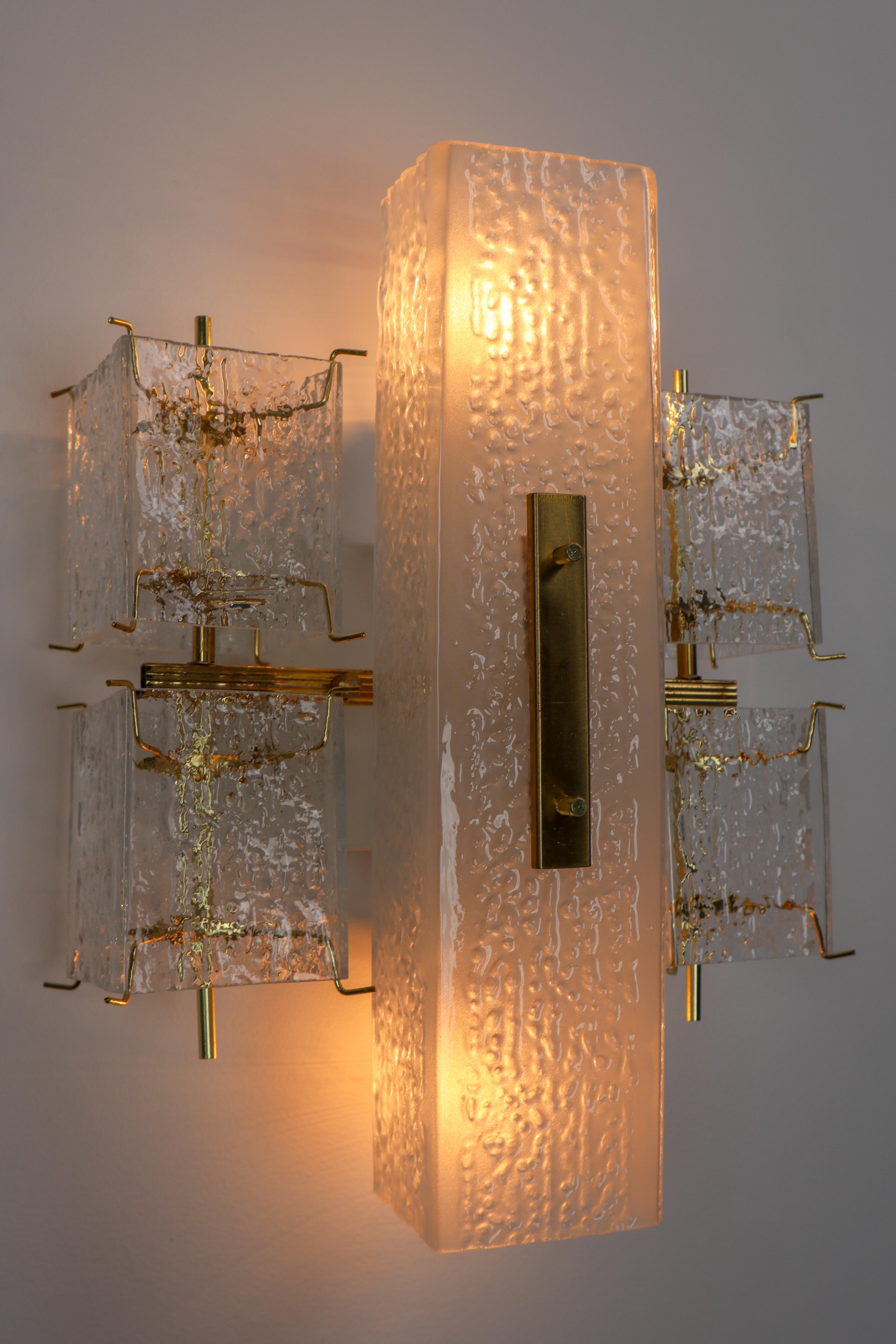 1 of 8 Midcentury Wall Lights with Structured Glass and Brass, Europe, 1970s For Sale 13