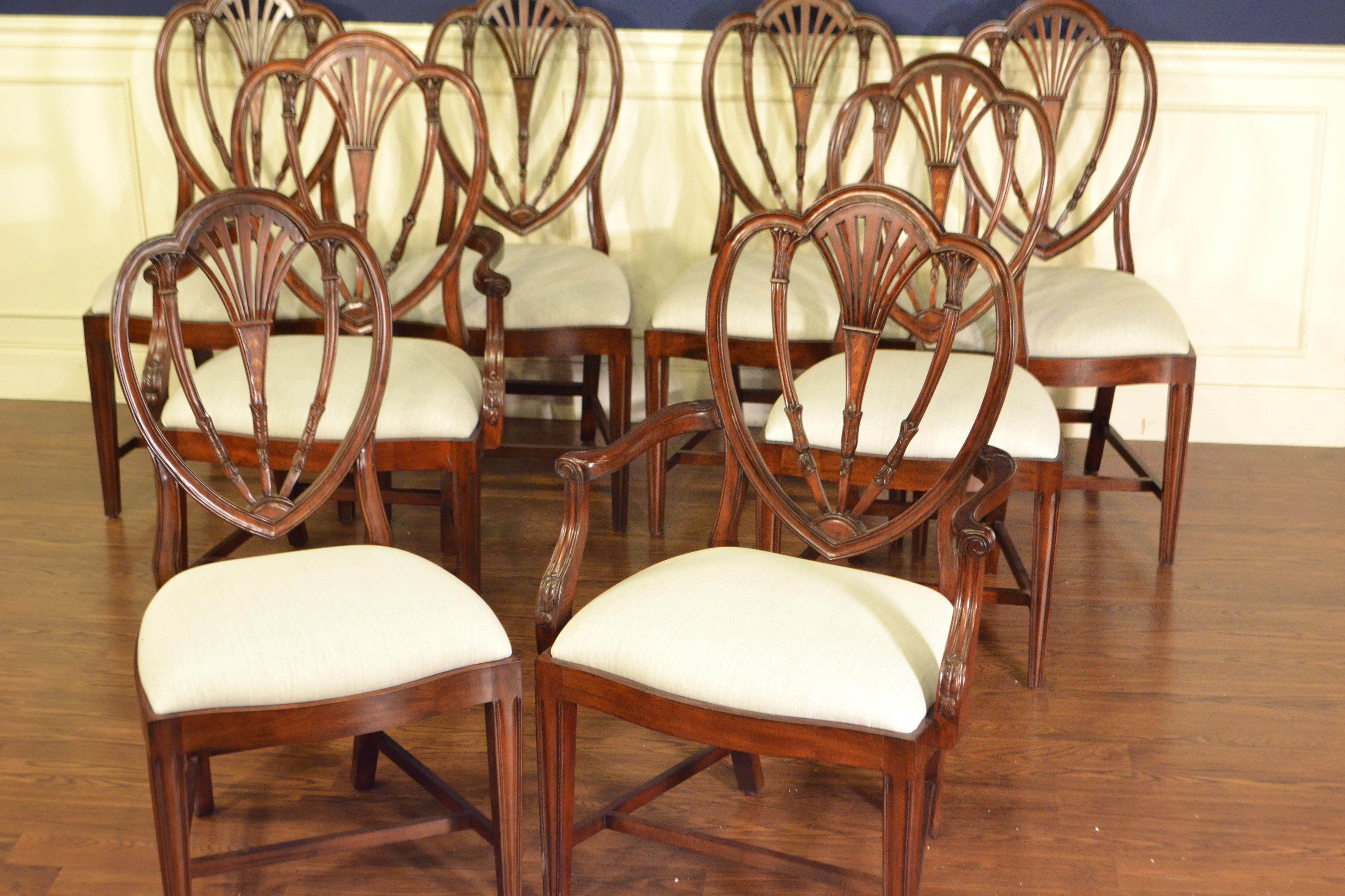 Huit nouvelles chaises de salle à manger en acajou de style Hepplewhite par Leighton Hall en vente 4