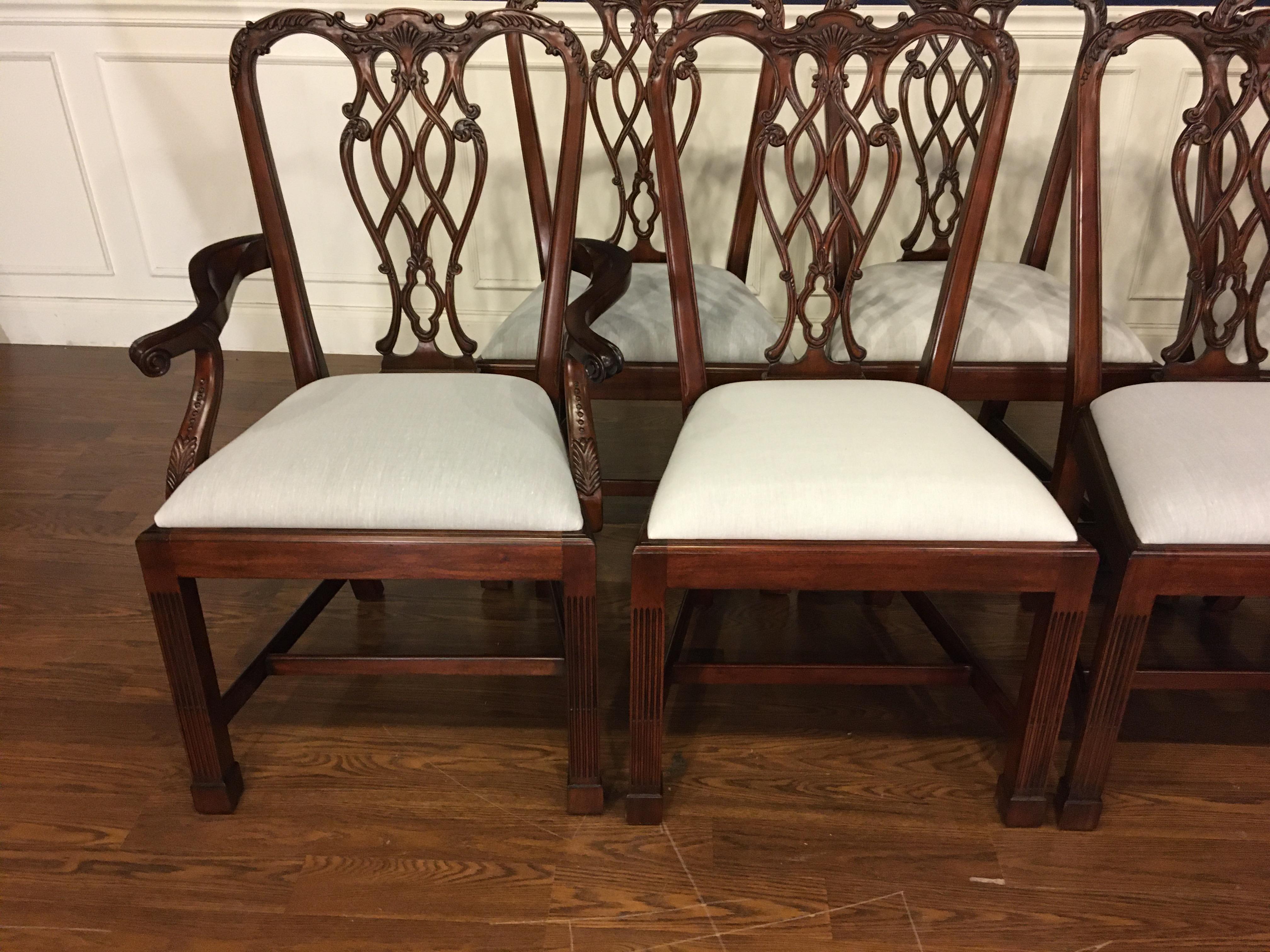 Georgien Huit nouvelles chaises de salle à manger à pieds droits de style Chippendale par Leighton Hall en vente
