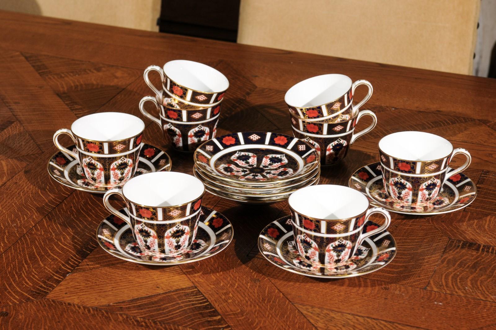 Eight Pairs of English Royal Crown Derby Porcelain Old Imari Cups and Saucers In Good Condition In Atlanta, GA