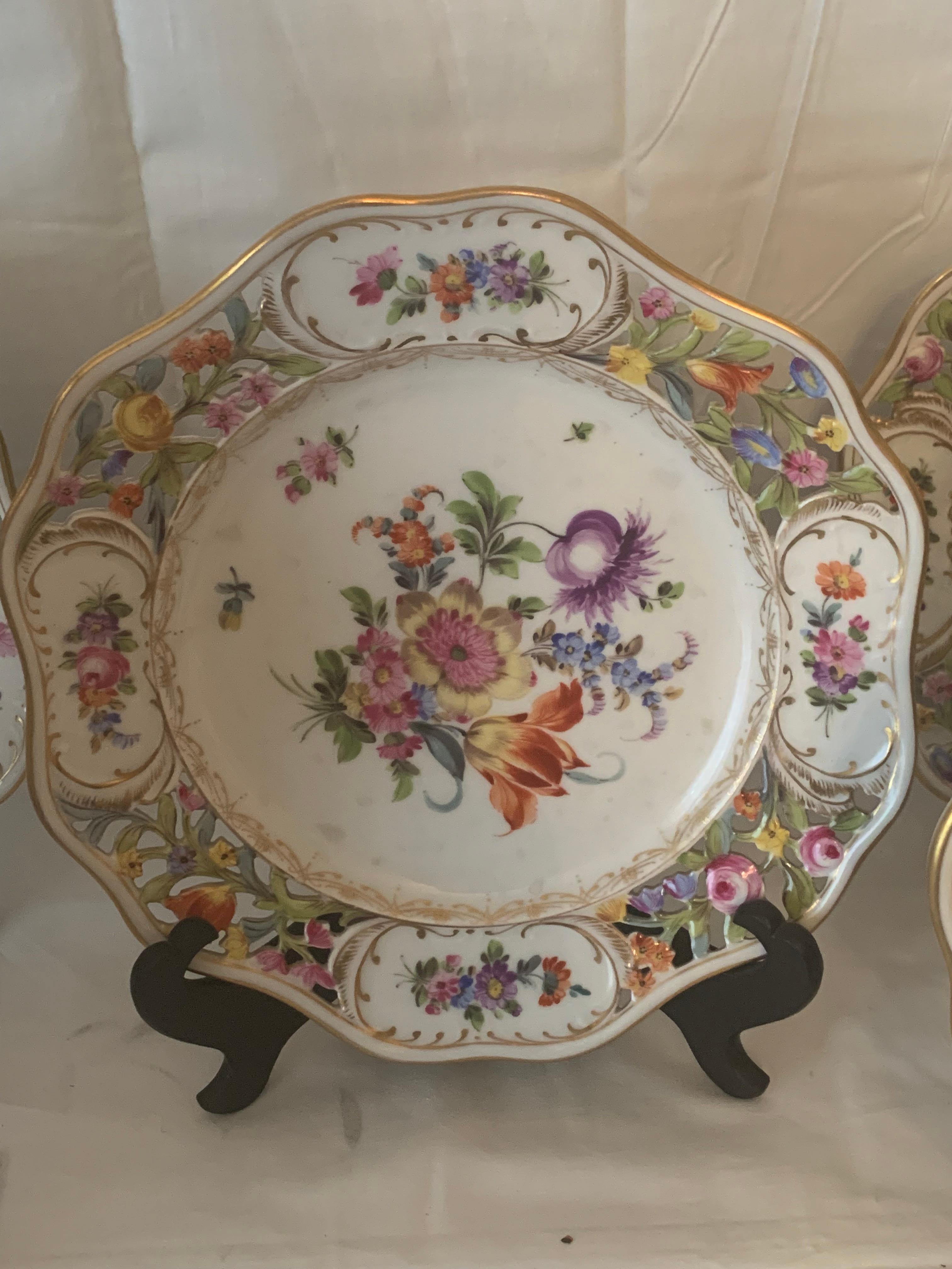 Eight plates by dresden manufactory porcelain In Good Condition For Sale In Los Angeles, CA