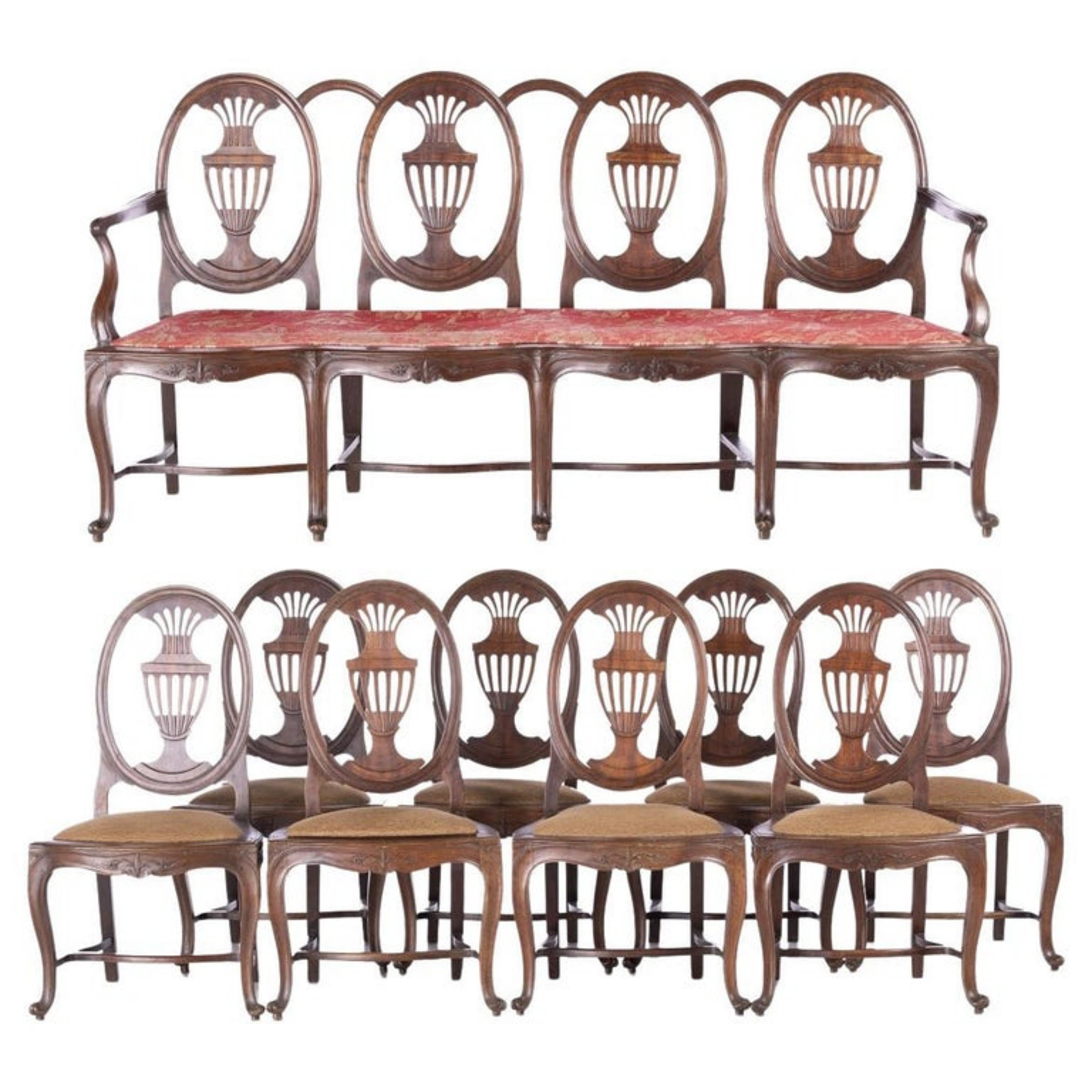 Eight Portuguese Chairs and Canape, 18th Century in Oilwood In Good Condition For Sale In Madrid, ES