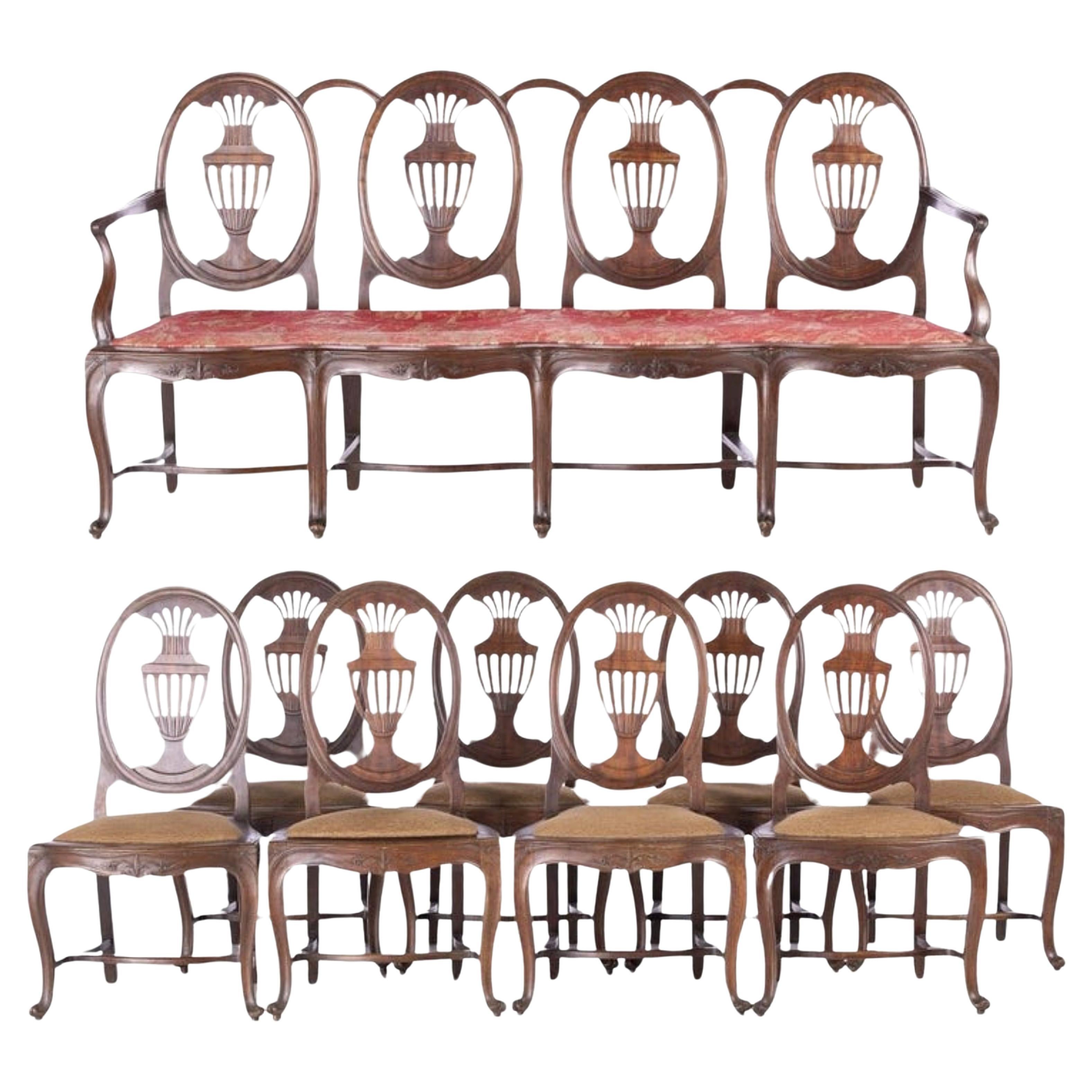 Huit chaises et Canape portugaises, 18ème siècle en bois d'huile en vente