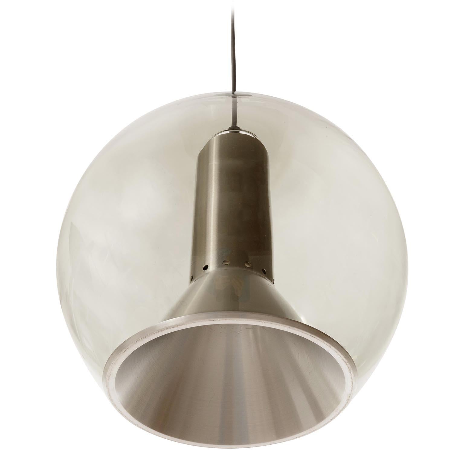 Eight RAAK Pendant Lights by Frank Ligtelijn, Smoked Glass Globes, 1960s In Good Condition In Hausmannstätten, AT
