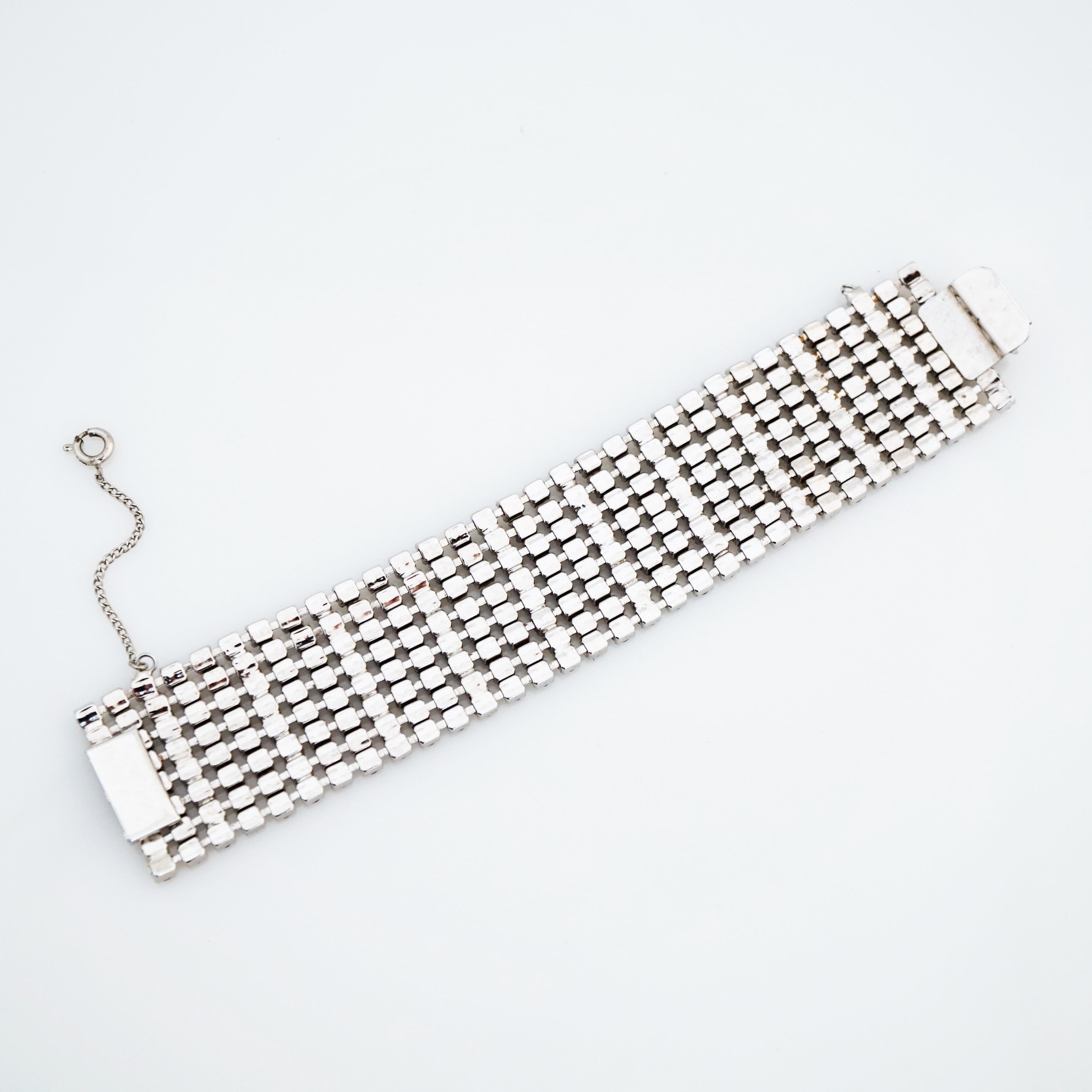 Achtreihiges Cocktailarmband aus Kristall und Strass, 1950er Jahre (Moderne) im Angebot