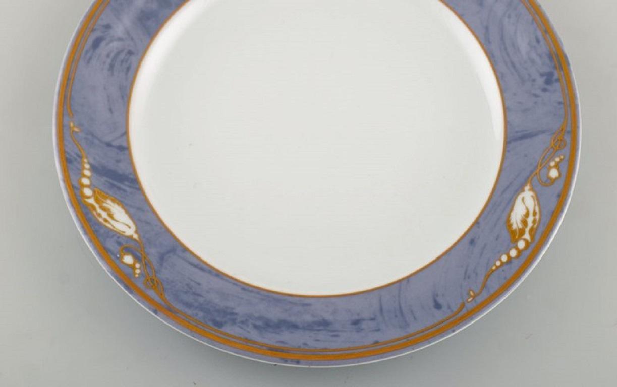 Hand-Painted Eight Royal Copenhagen Gray Magnolia Porcelain Dinner Plates, Late 20th Century For Sale