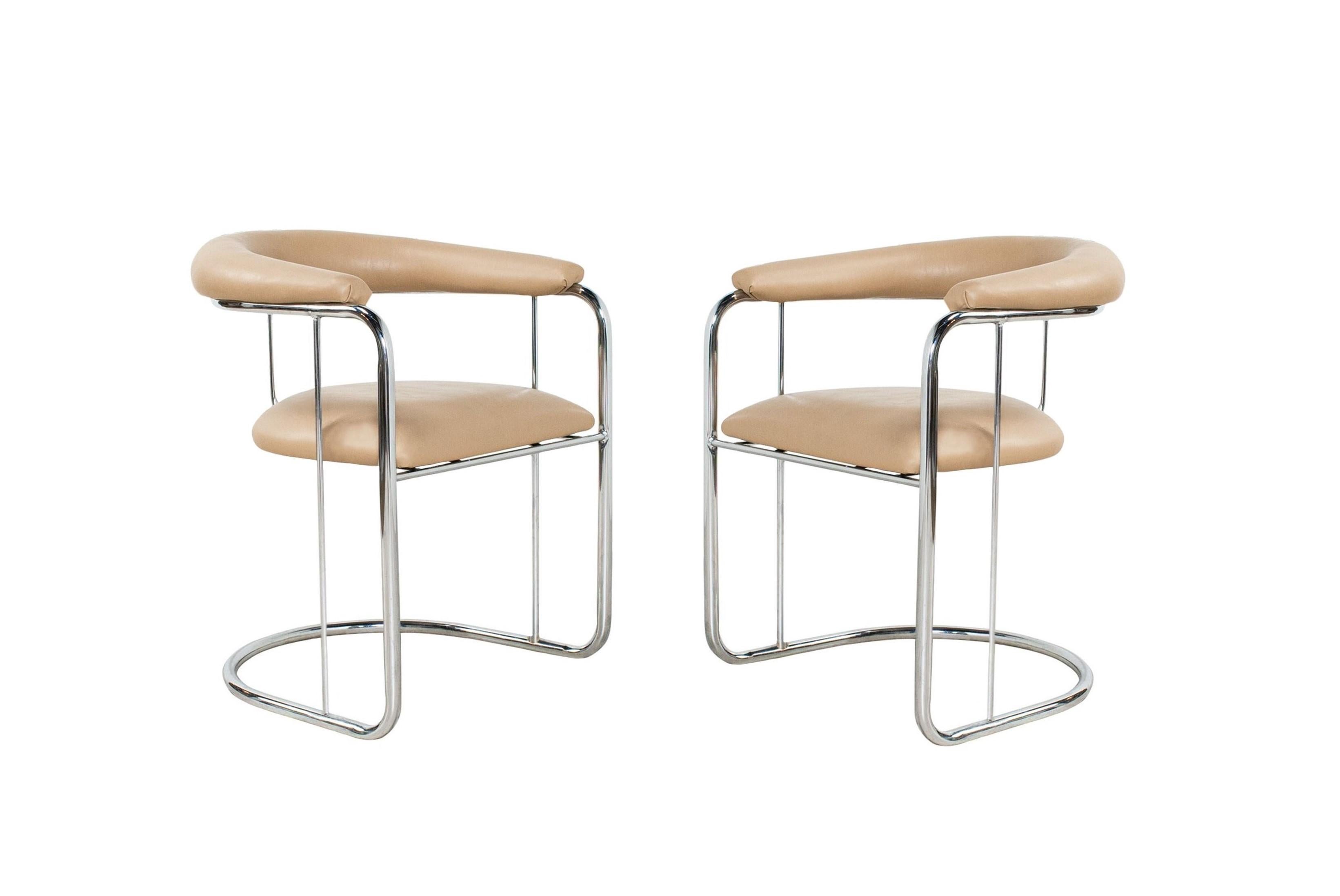 This attractive set of eight designed by the legendary Anton Lorenz. The man who brought tubular steel furniture to the masses. The classic bauhaus design features a sleek, sculptural profile with clean, geometric lines and gentle curves to create a