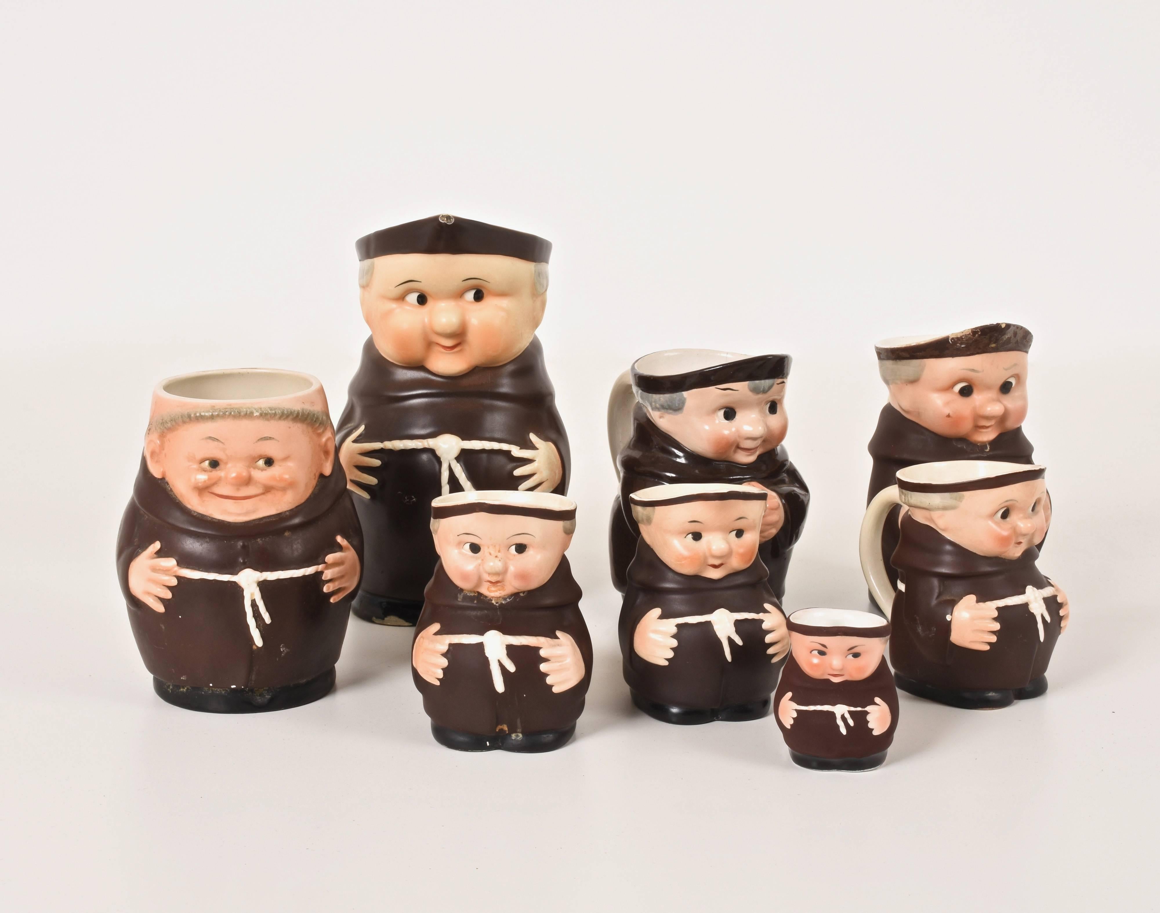 Eight small porcelain mugs. Friars. Various measures, Italian and German.
A piece has some chipping
The largest piece is 19 cm tall,
the smallest 6 cm.