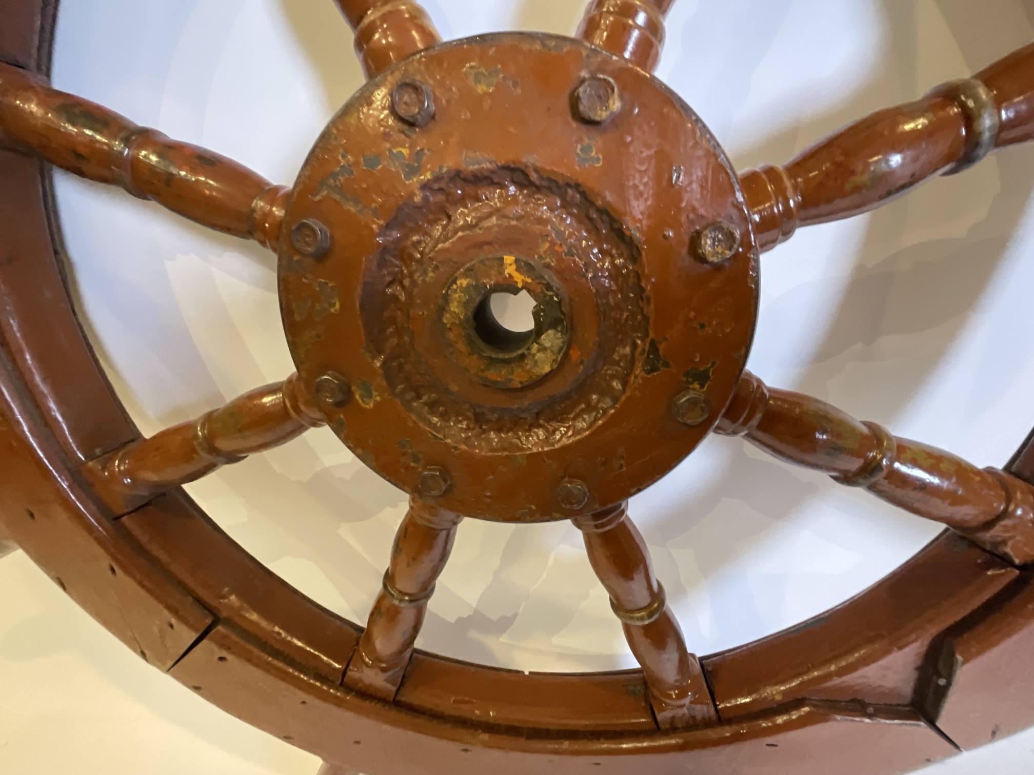Début du 20ème siècle Roue de navire à huit rayons avec moyeu en fer en vente