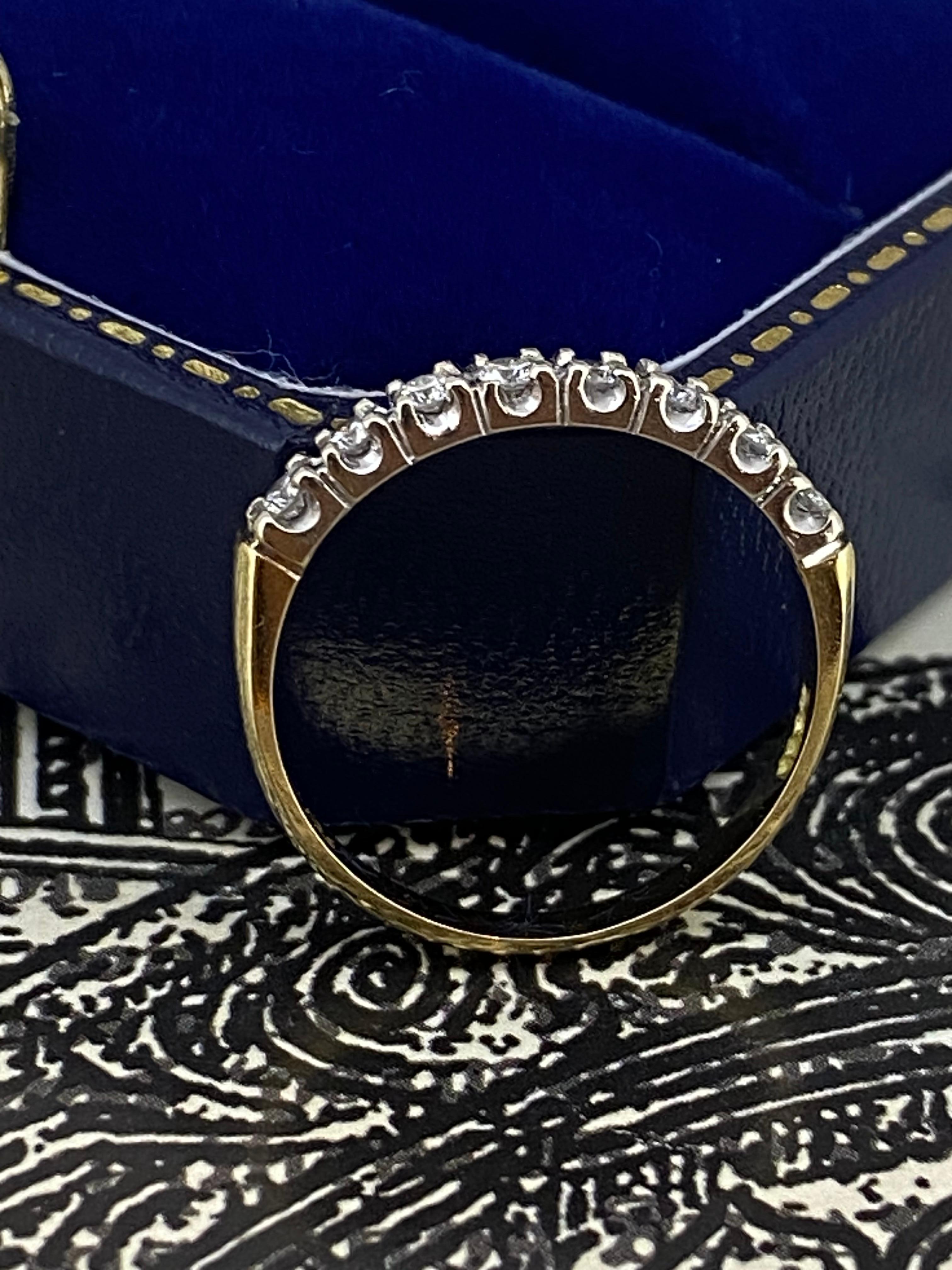 Rétro Bracelet demi-éternité à huit pierres en or blanc et jaune 18 carats en vente