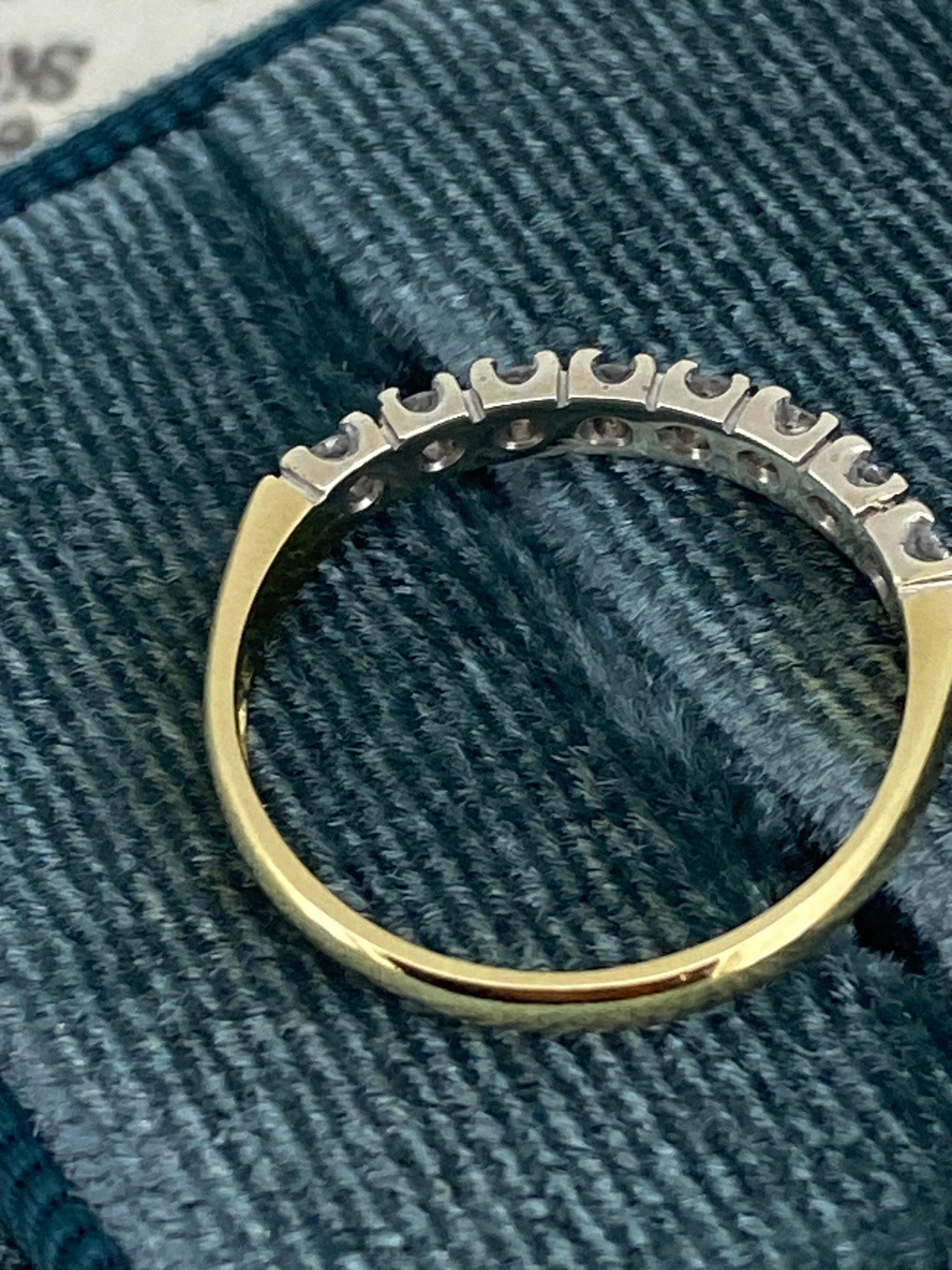 Bracelet demi-éternité à huit pierres en or blanc et jaune 18 carats en vente 1