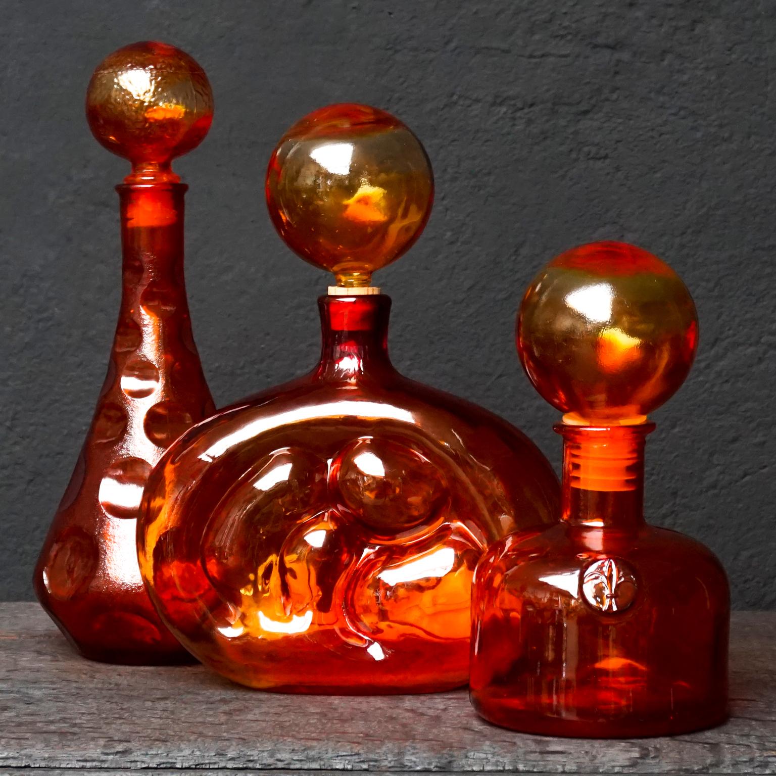 Eight Tangerine Amberina 60s Italian Empoli Rossini Glass Decanters Blenko Style In Good Condition In Haarlem, NL