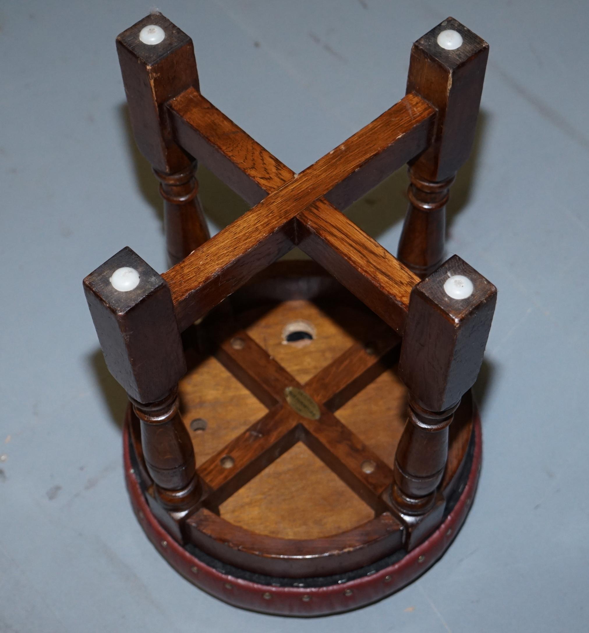 20th Century Eight Taylors Pub Furniture Sheldon Leather Oak Swivel Low Bar Stools Suite 8