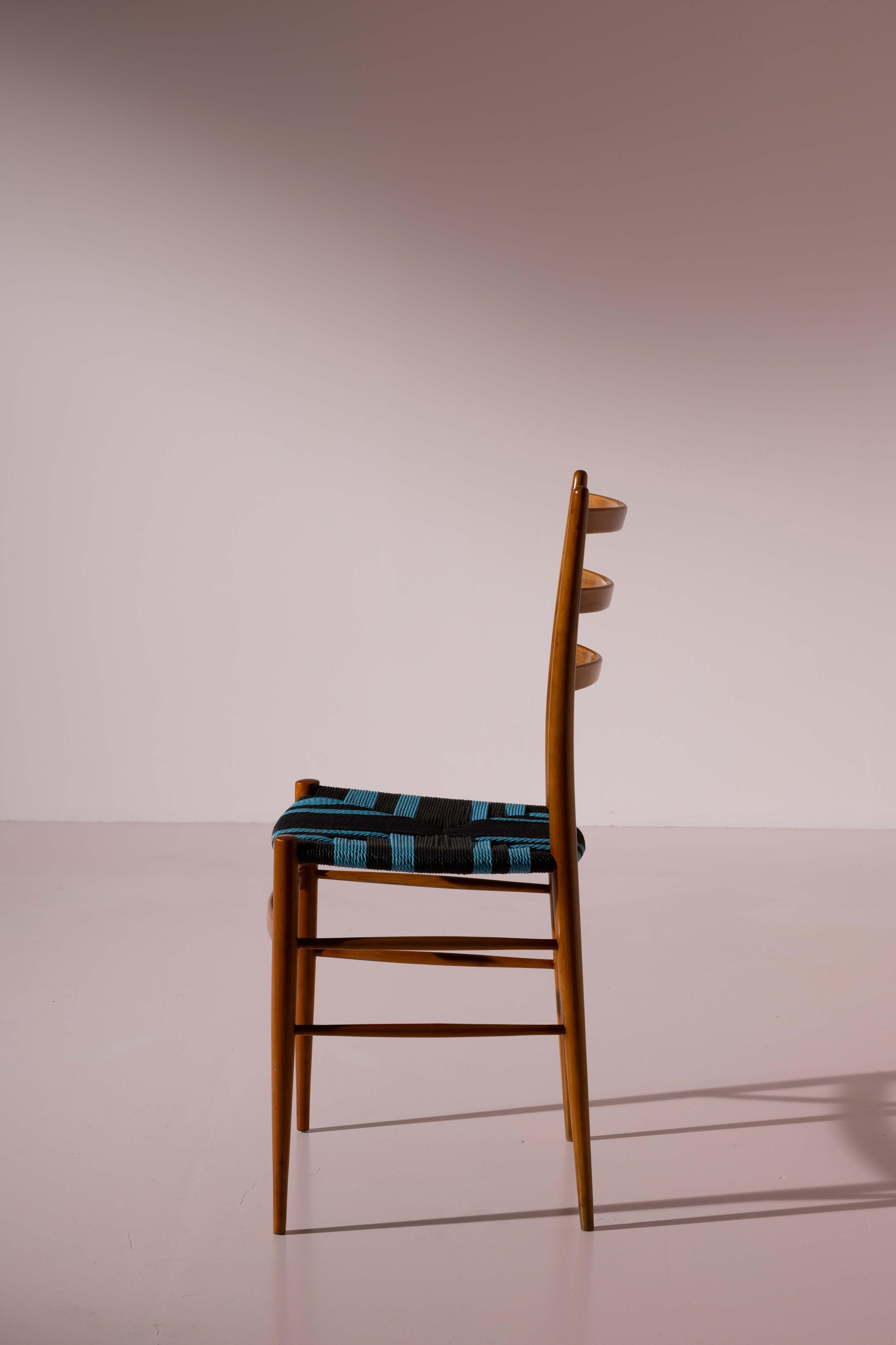 Milieu du XXe siècle Huit chaises 