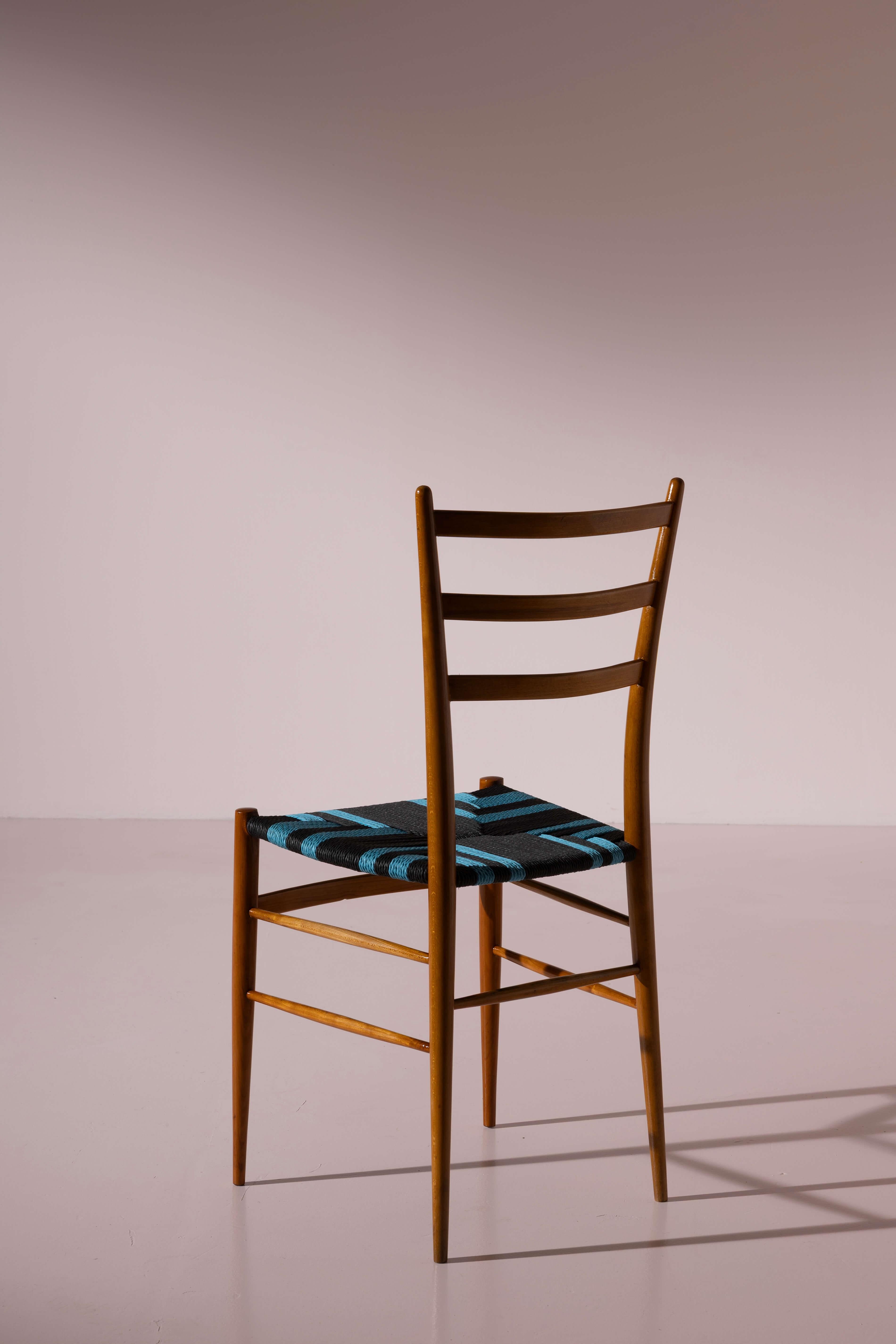 Corde Huit chaises 