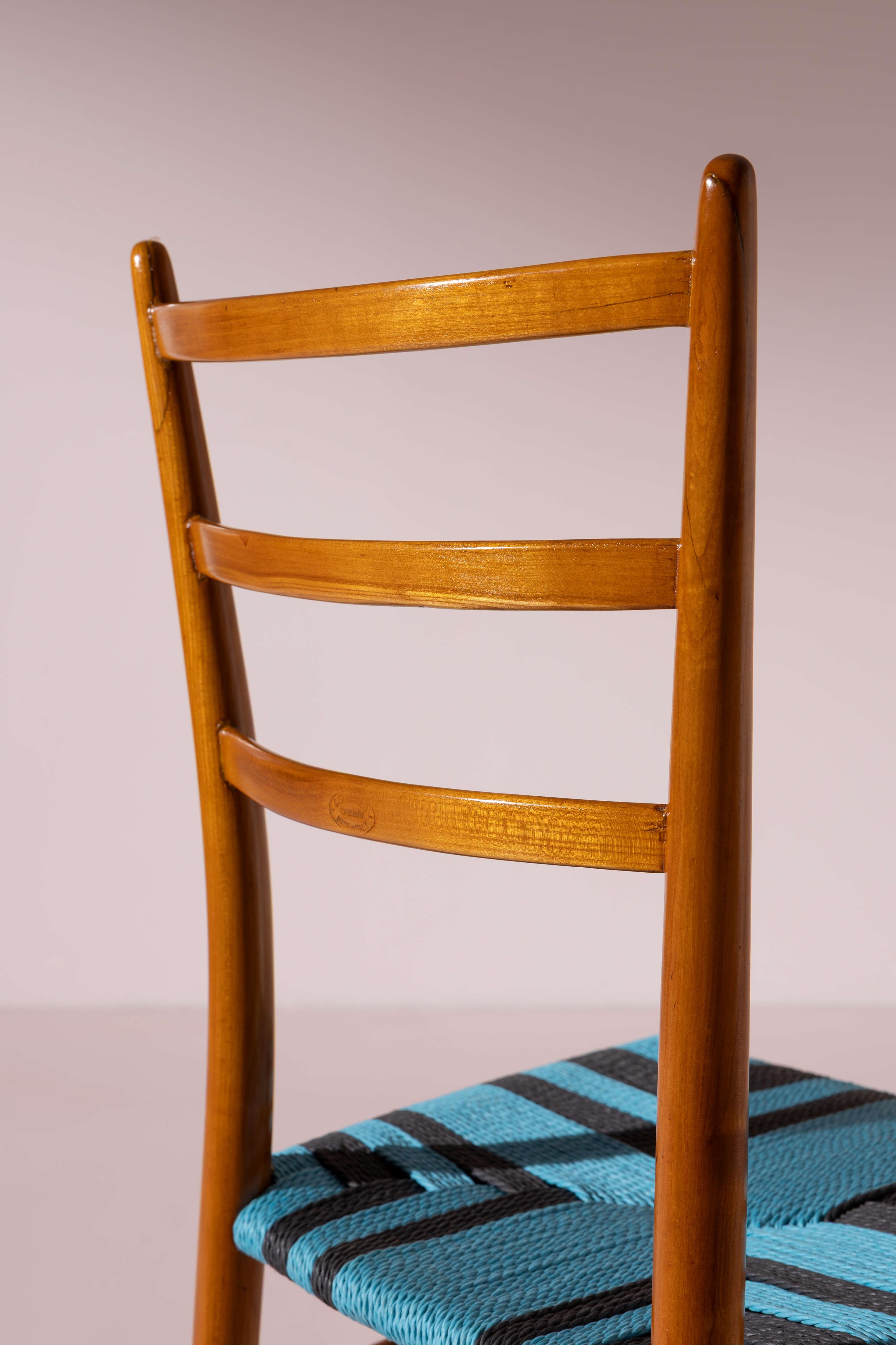 Huit chaises 