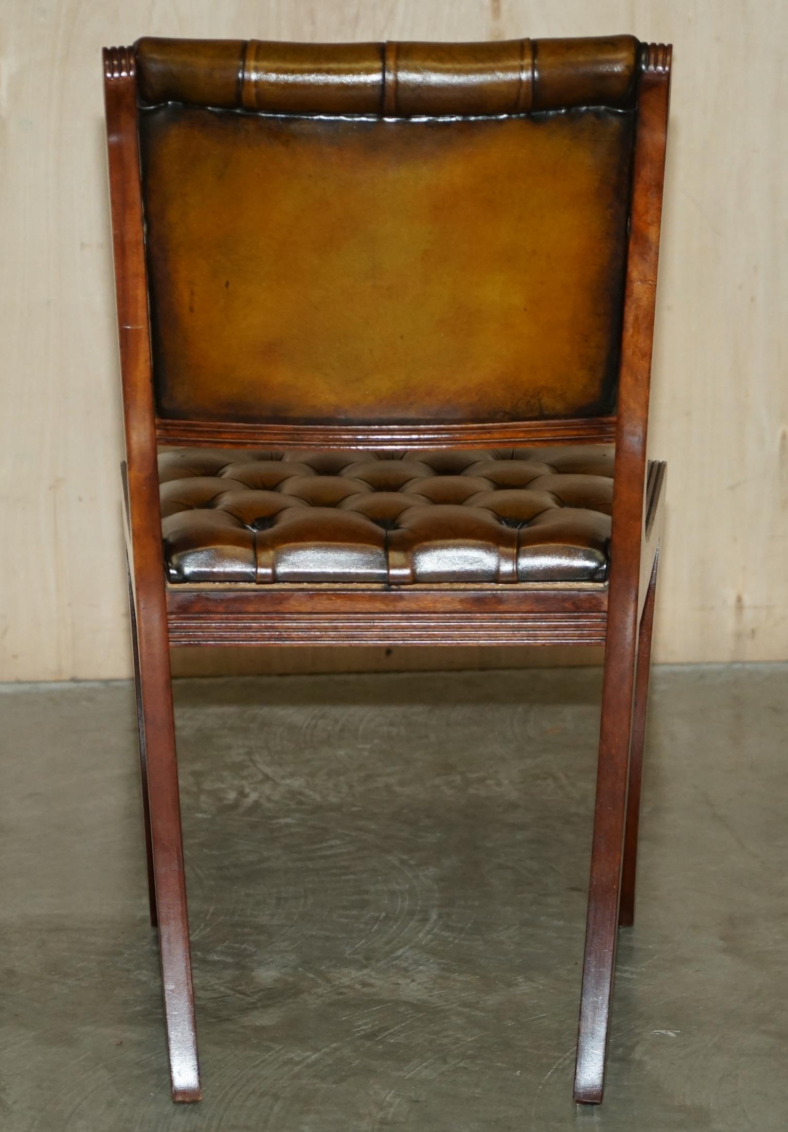 Chesterfield Braune Vintage-Esszimmerstühle aus Hartholz, vollständig restauriert, 8 im Angebot 2
