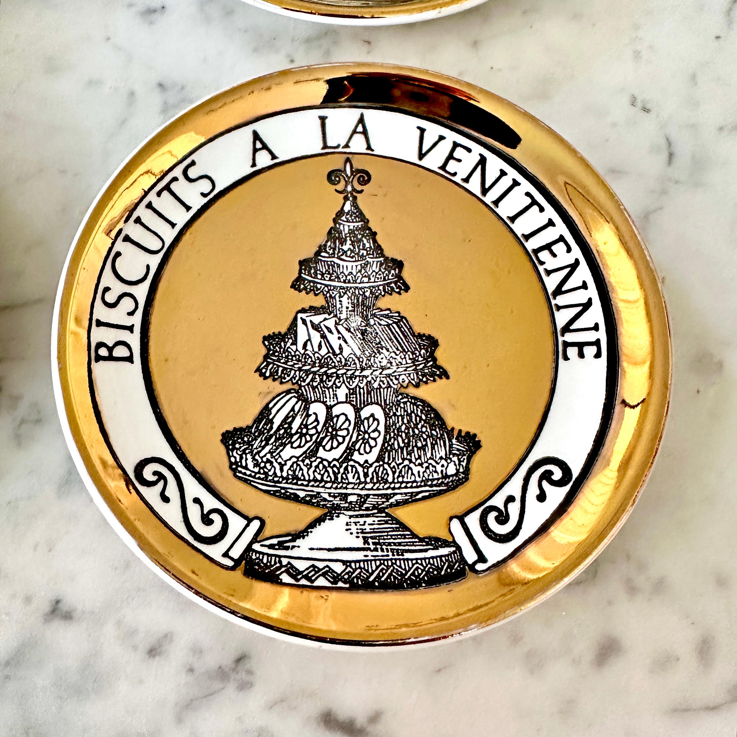 Porcelaine Huit sous-verres Vintage Piero Fornasetti, Appelé DINNER AT EIGHT French Foods en vente
