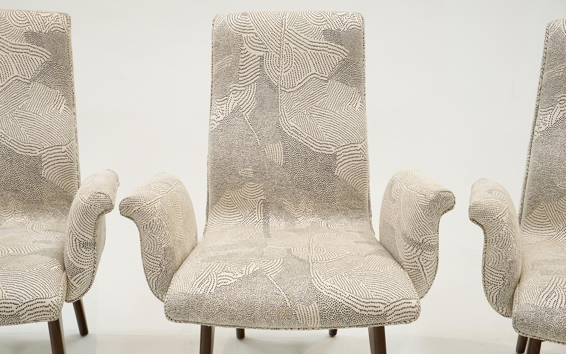 American Eight Vladimir Kagan Dining Chairs with Arms.  Excellent Condition. For Sale