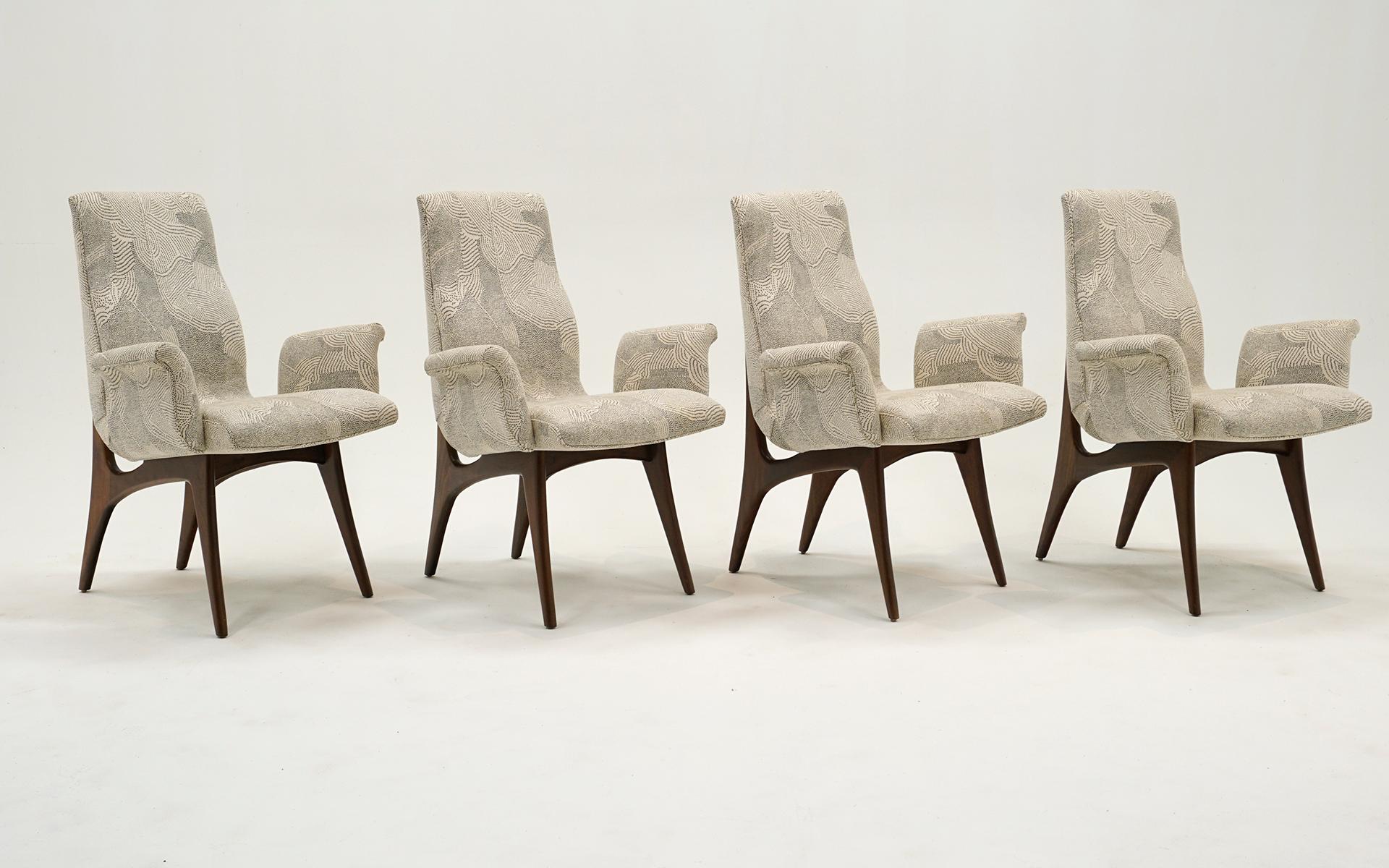 Eight Vladimir Kagan Dining Chairs with Arms.  Excellent Condition. In Excellent Condition For Sale In Kansas City, MO