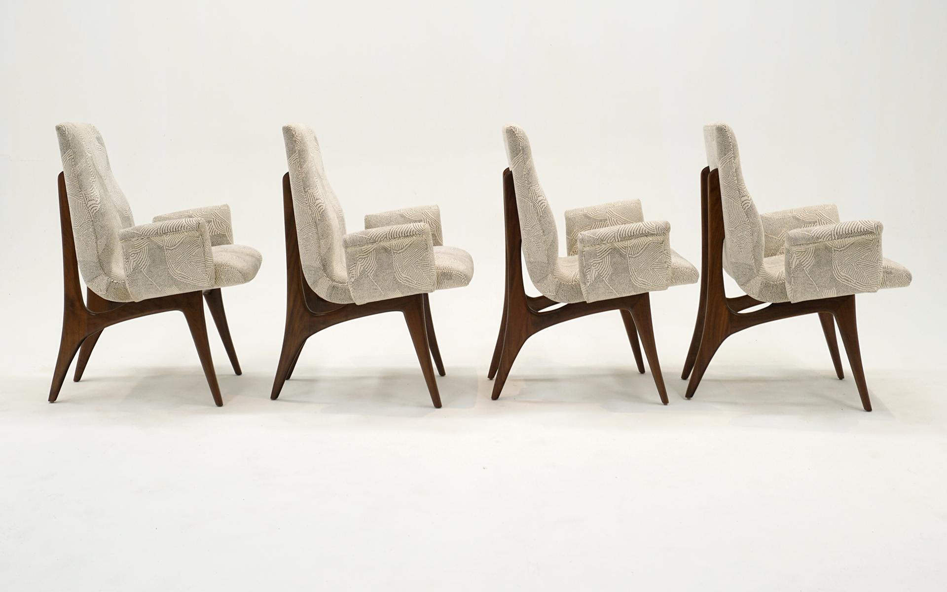 Mid-20th Century Eight Vladimir Kagan Dining Chairs with Arms.  Excellent Condition. For Sale