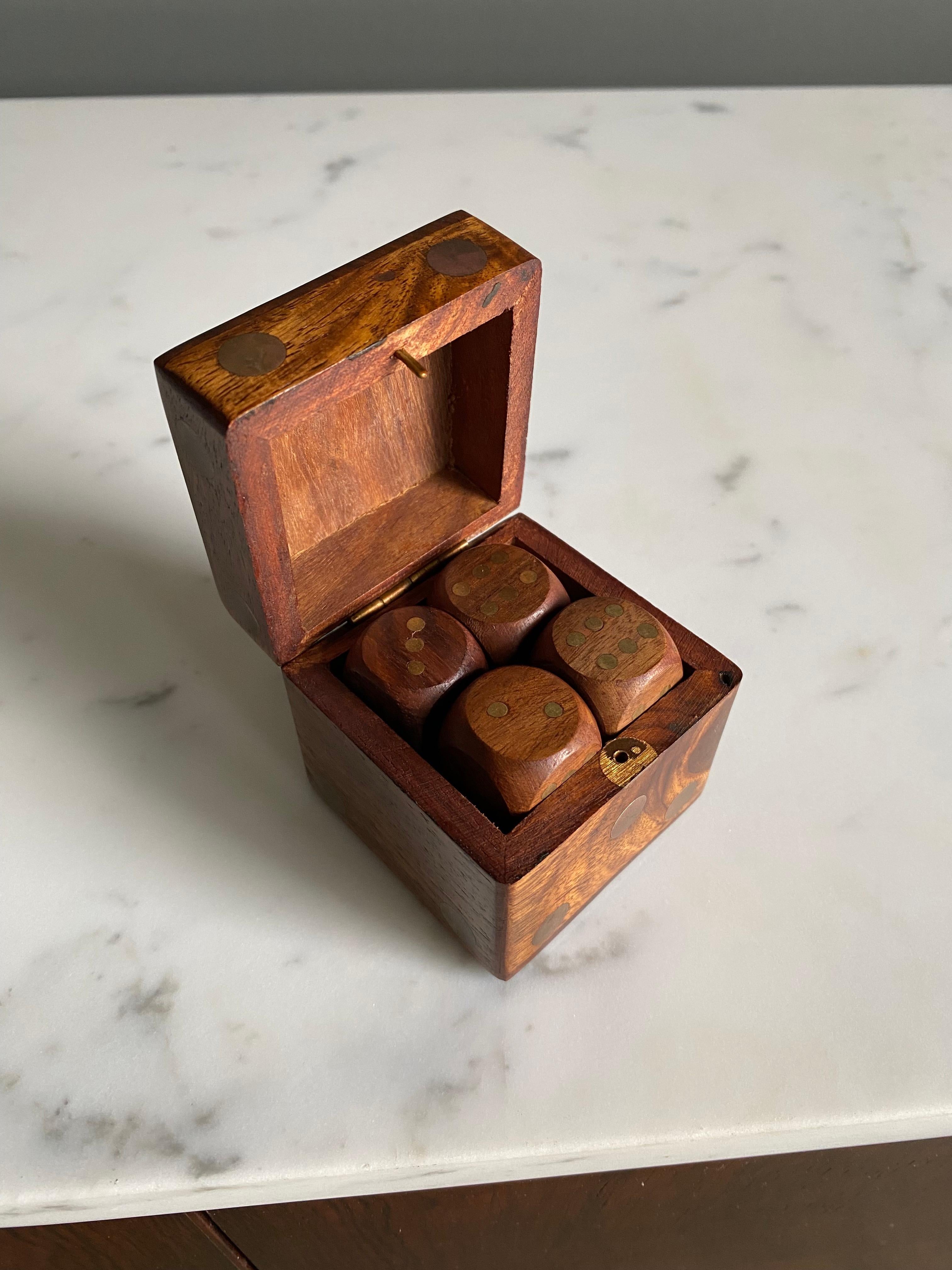 Eight Wood Dice Set with Case For Sale 9