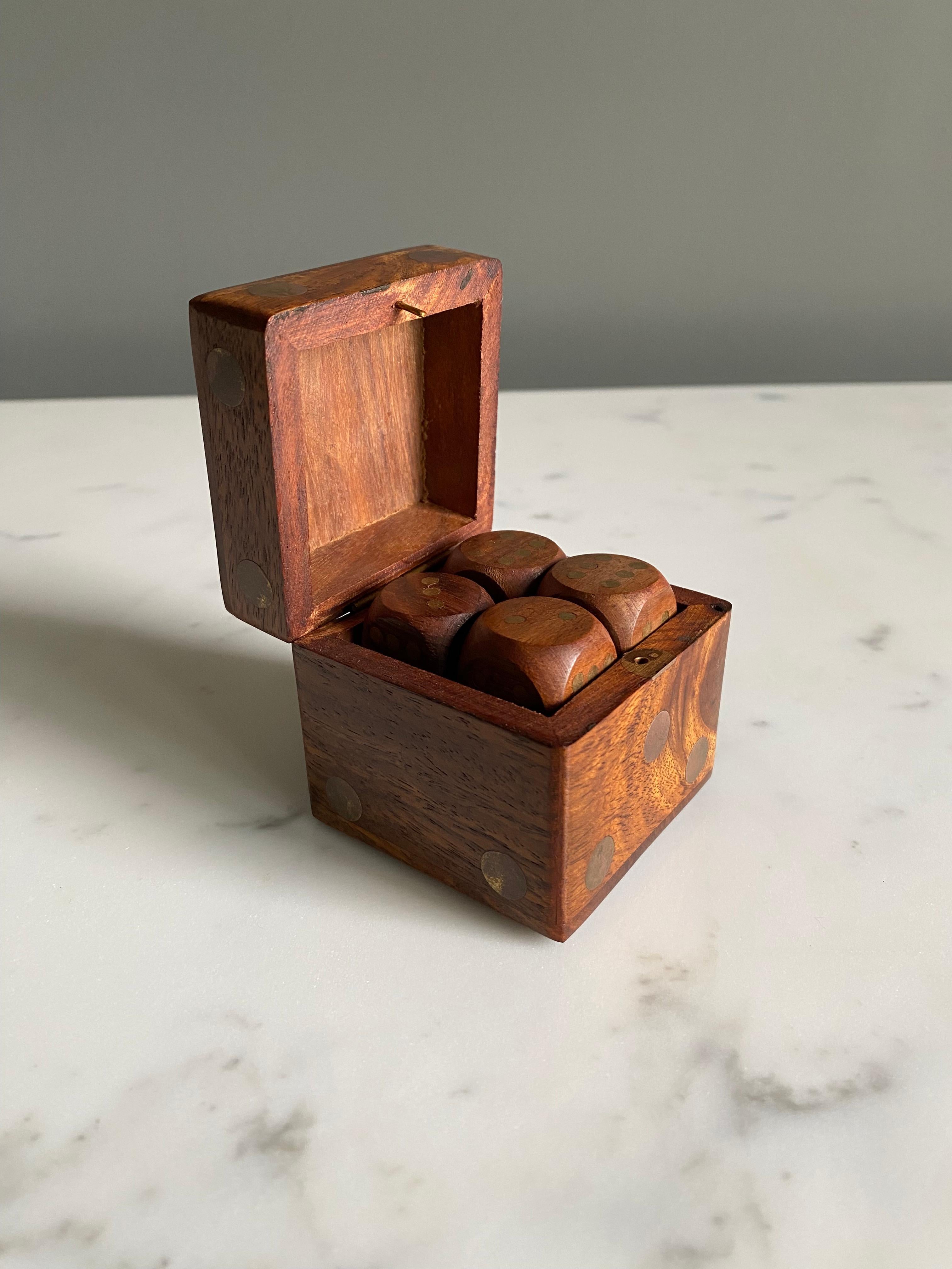 Eight Wood Dice Set with Case In Good Condition For Sale In Costa Mesa, CA