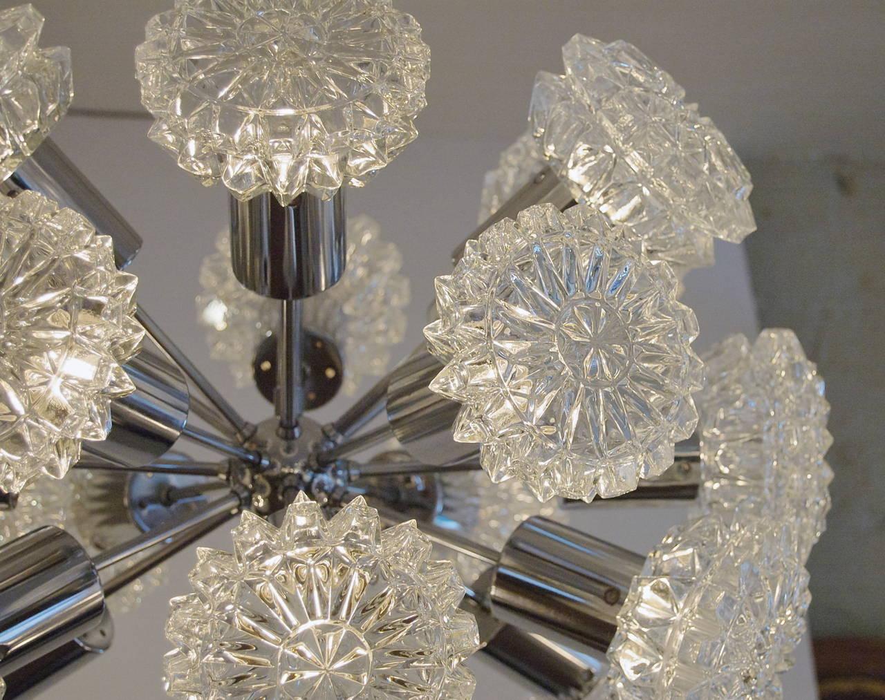 Mid-Century Modern Eighteen-Arm Richard Essig Sputnik Chandelier For Sale