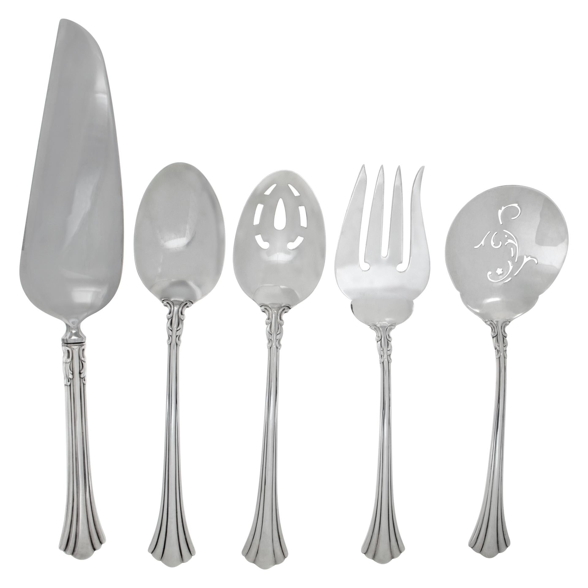EIGHTEEN CENTURY sterling silver flatware set patented in 1971 by Reed & Barton In Excellent Condition For Sale In Surfside, FL