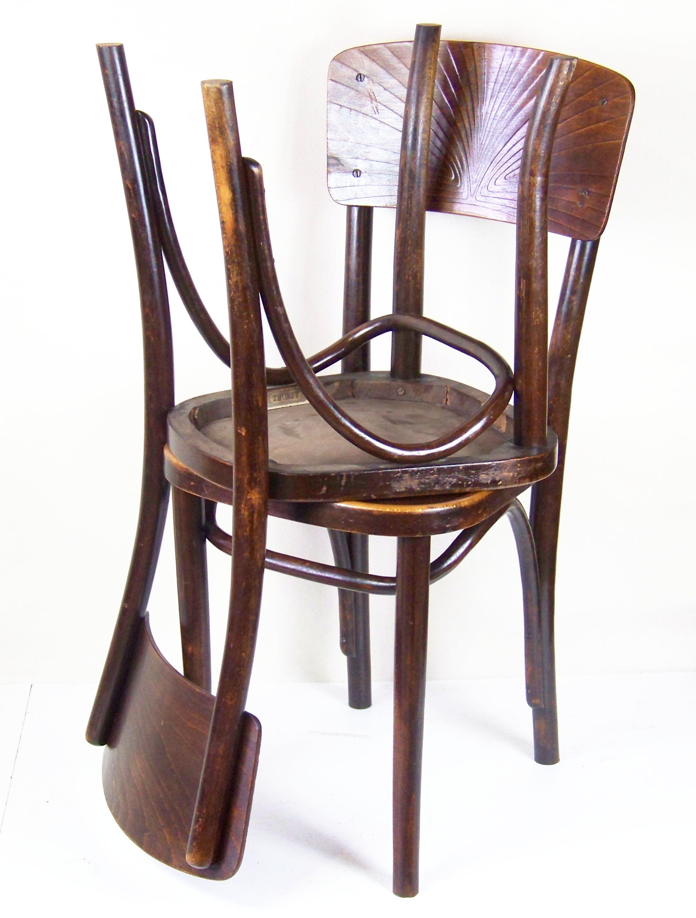 Eighteen Chairs Thonet Nr.57, circa 1920 5