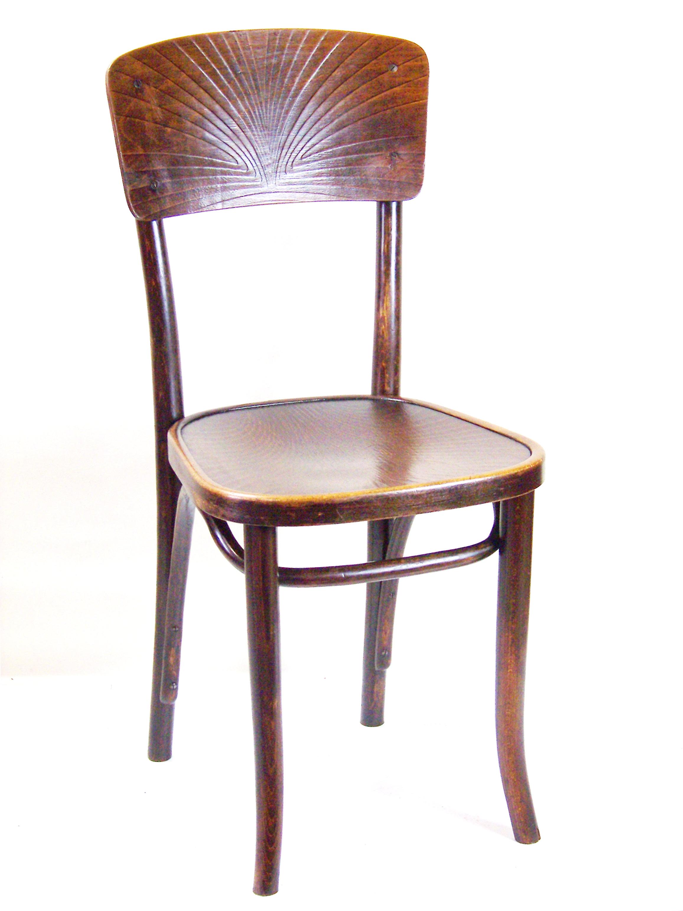 Beech Eighteen Chairs Thonet Nr.57, circa 1920