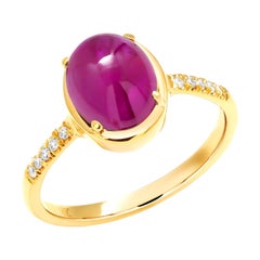 Eighteen Karat Burma Cabochon Ruby Diamond Yellow Gold Cocktail Ring Eighteen Karat Burma Cabochon Ruby Diamond Yellow Gold Cocktail Ring