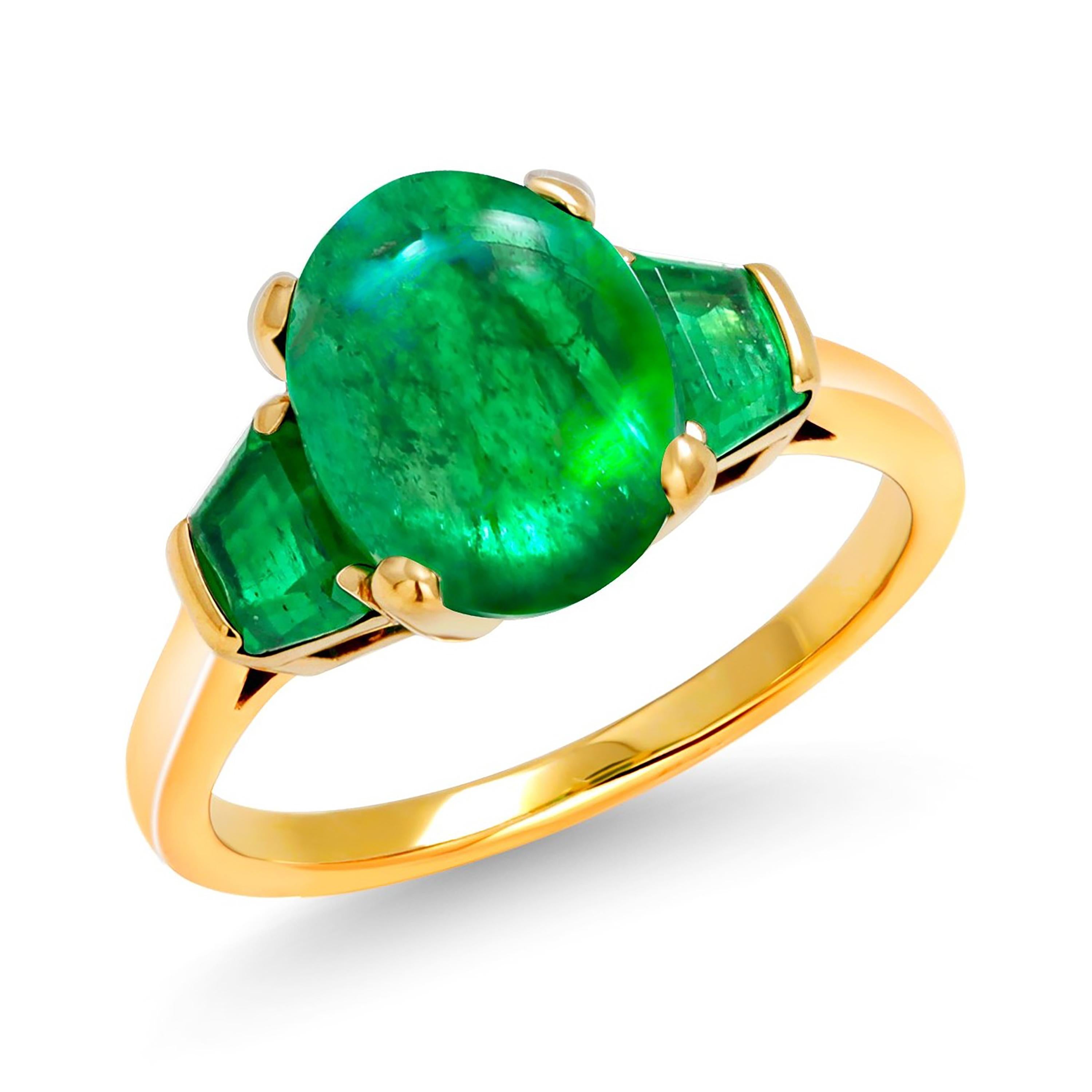 Eighteen Karat Gold Cabochon Emerald and Trapezoid Shaped Emerald Cocktail Ring In New Condition In New York, NY