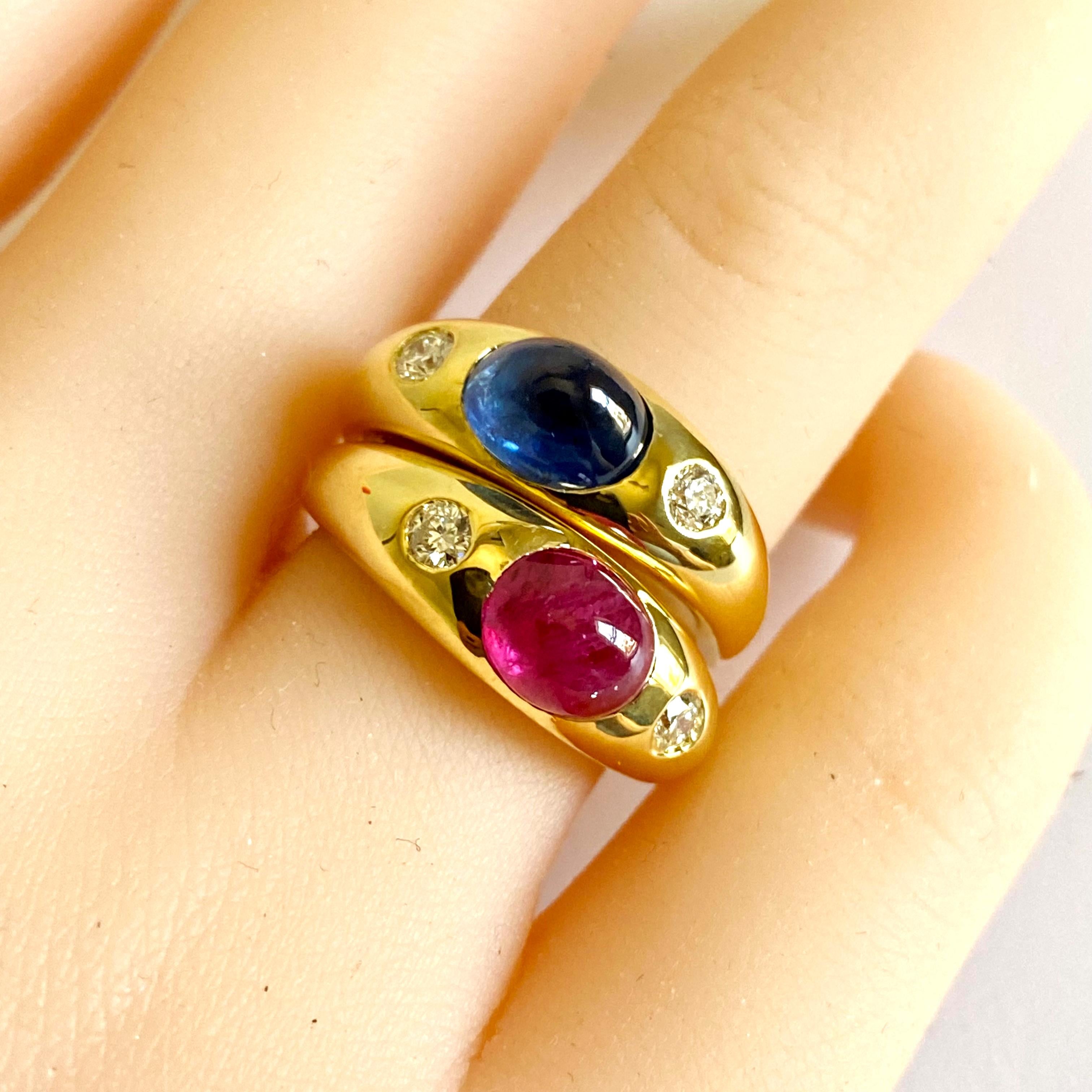 Eighteen Karat Gold Ceylon Cabochon Sapphire Two Diamonds 3 Stone Ring For Sale 7