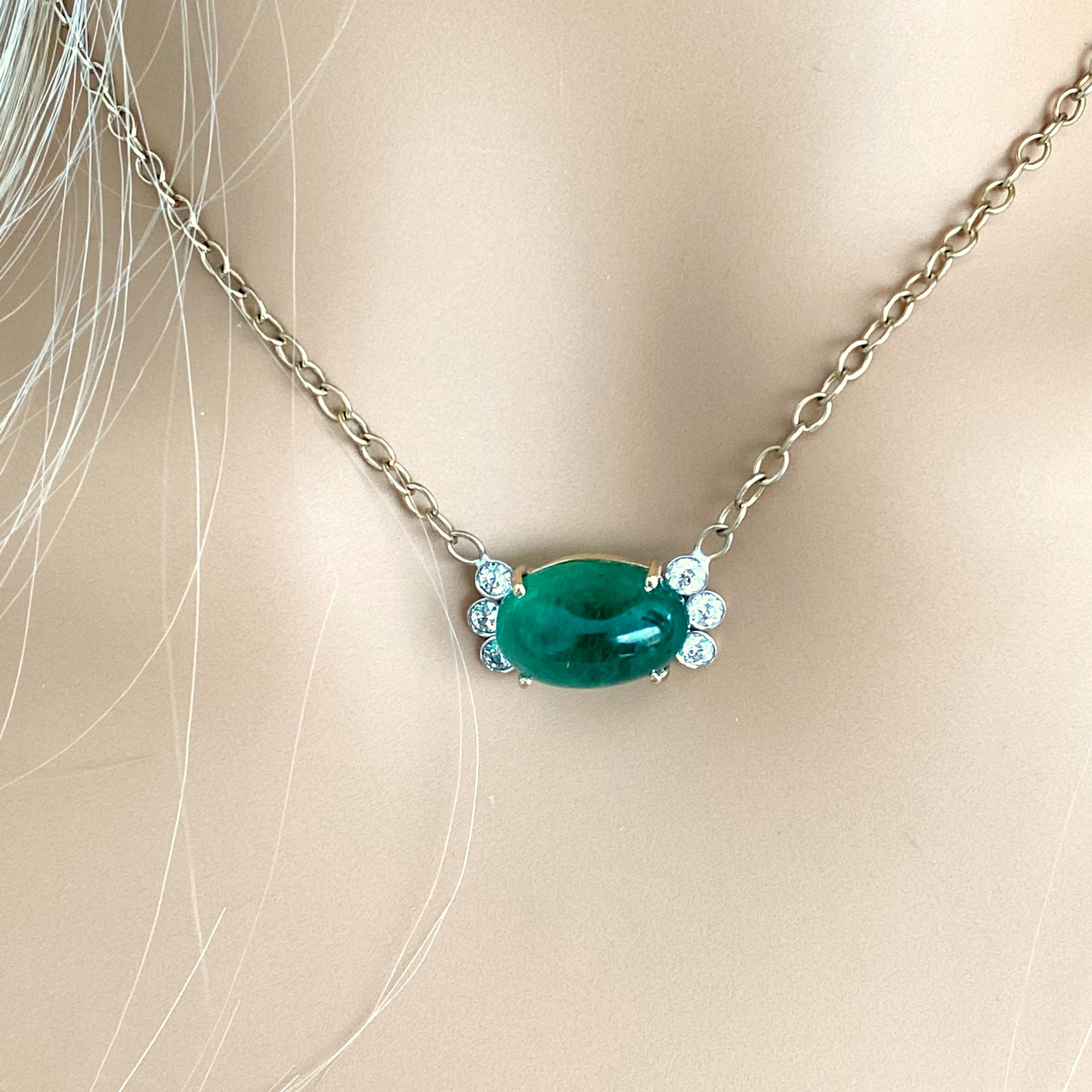 Women's or Men's Eighteen Karat Gold Colombia Cabochon Emerald Diamond Trending Pendant Necklace