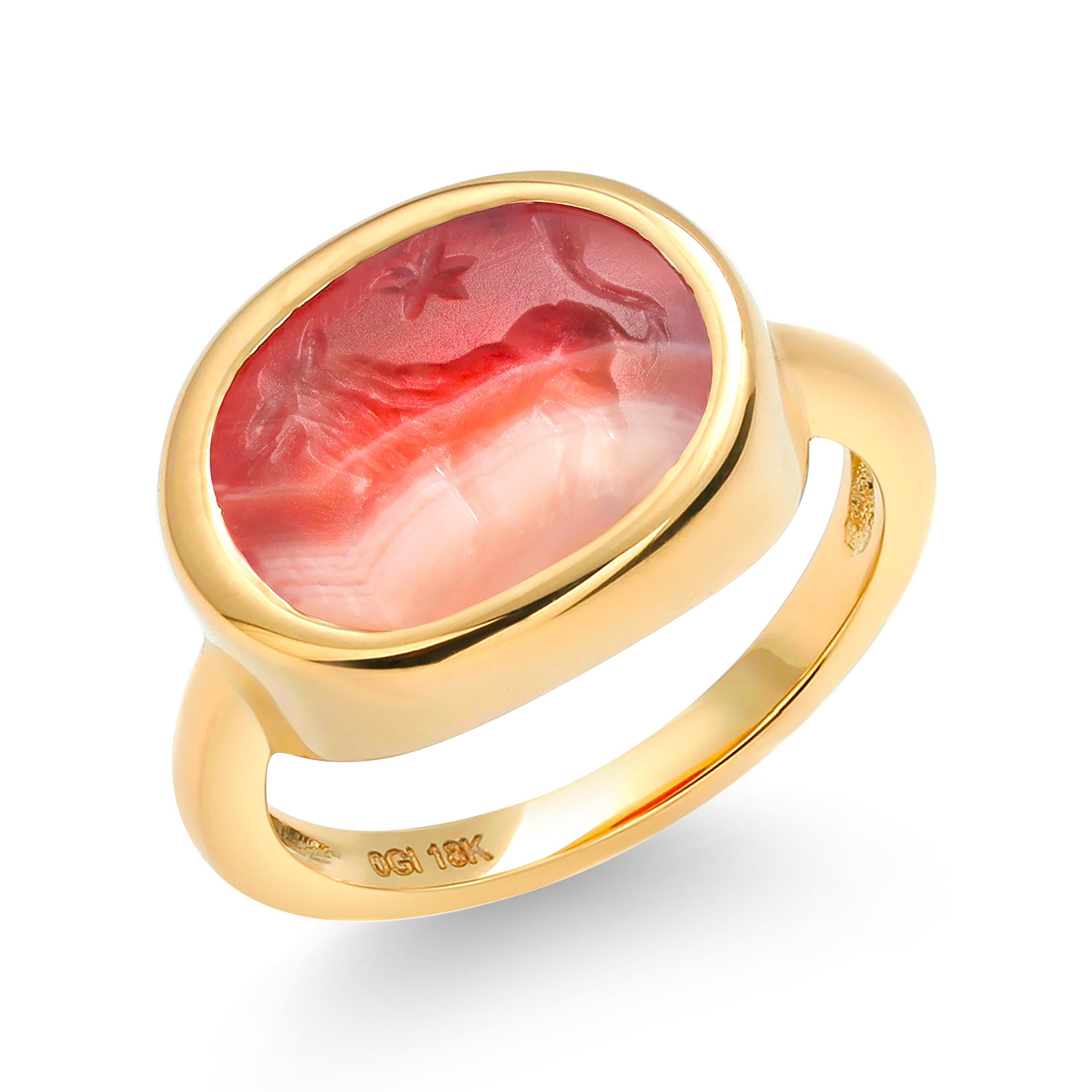 Women's or Men's Eighteen Karat Gold Ring with Antique Agate Intaglio from Roman Period